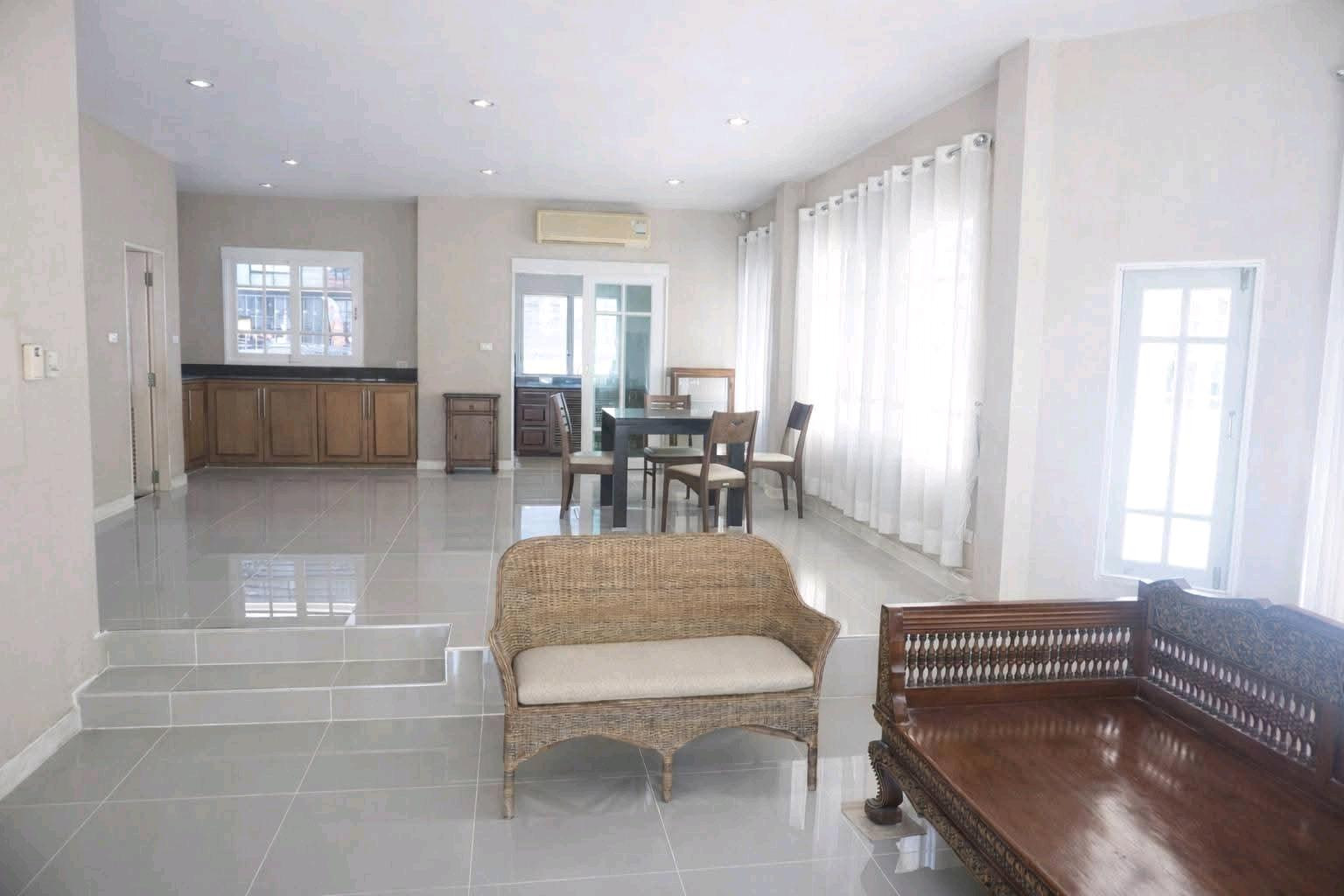 🏡 บ้านรีโนเวทใหม่ ใกล้ MRT สวนหลวง ร.9 และซีคอนสแควร์ เดินทางสะดวก เข้าอยู่ได้ทันที – รูปที่ 2