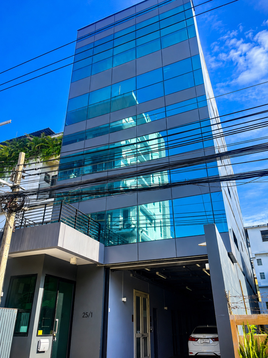 For Rent: Luxury 5-Storey Home office with Private Elevator in Thonglor 900 Sq.m. of Usable Space | Ideal for Residence, Home Office, or Corporate Use For Rent: Luxury 5-Storey Home office with Private Elevator in Thonglor 900 Sq.m. of Usable Space | Ideal for Residence, Home Office, or Corporate Use