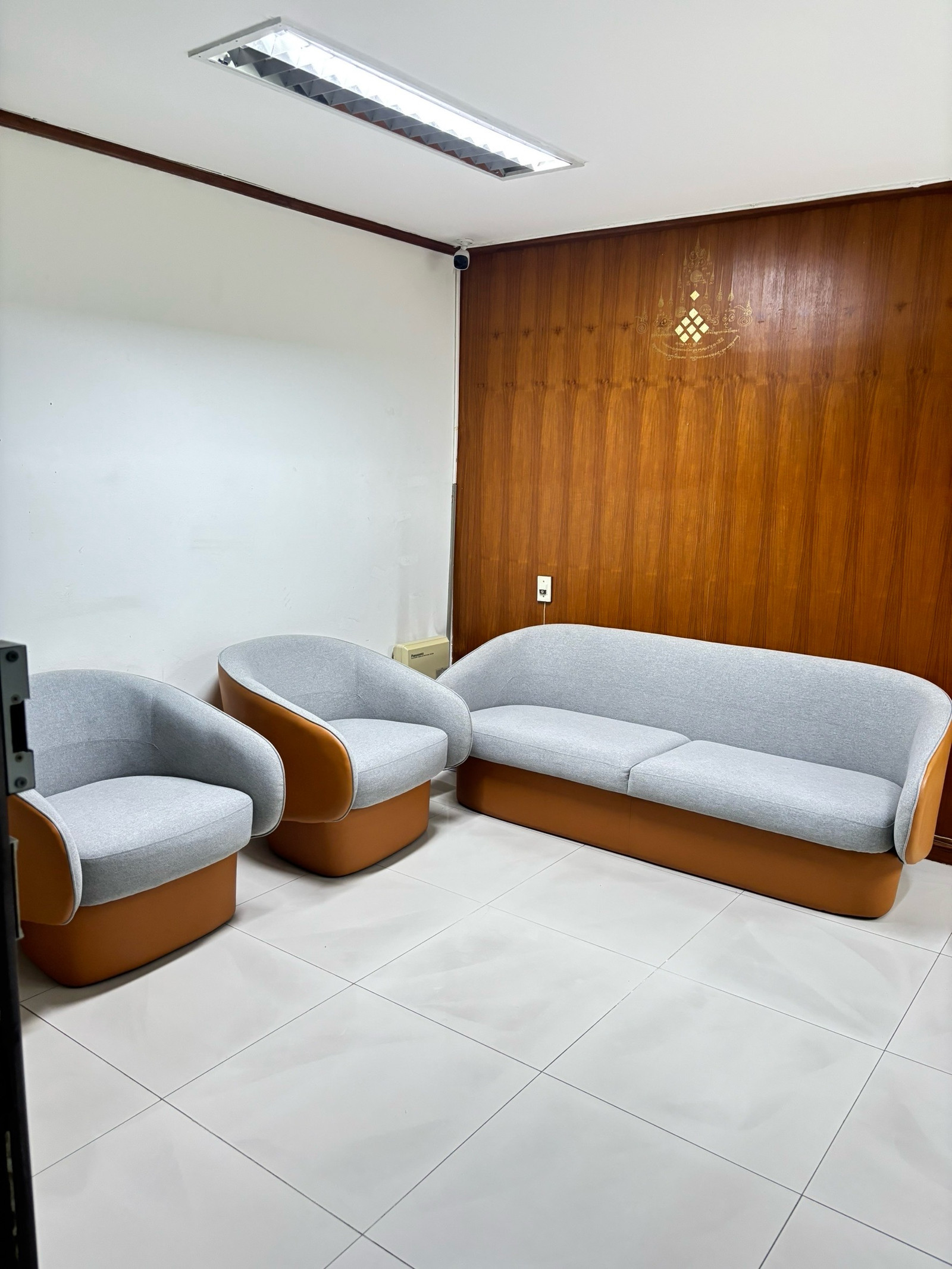 🩷[FOR RENT / SALE] Office Space @ Park Pavilion (Soi Ari). line @900cqqhk tel 0859114585 🩷
✨ รายละเอียด:  เช่า 60,000  บาท   ,  ขายเพียง 14.4 ล้าน บาท เท่านั้น  (รวมเฟอร์ในห้อง)   
โครงการ: Park Pavilion (พาร์ค พาวิลเลียน)
ทำเล: ซอยอารีย์ (พหลโยธิน 7) – รูปที่ 2