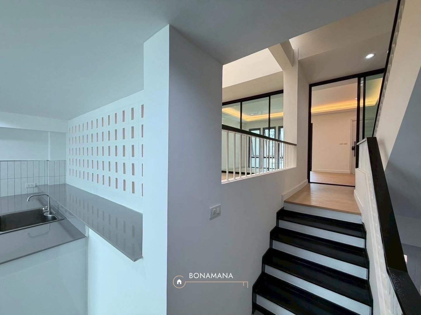 ขาย ทาวน์โฮม 4.5 ชั้น พร้อมลิฟต์ ส่วนตัว สุขุมวิท 101 (BTS ปุณณวิถี 850m) – รูปที่ 4