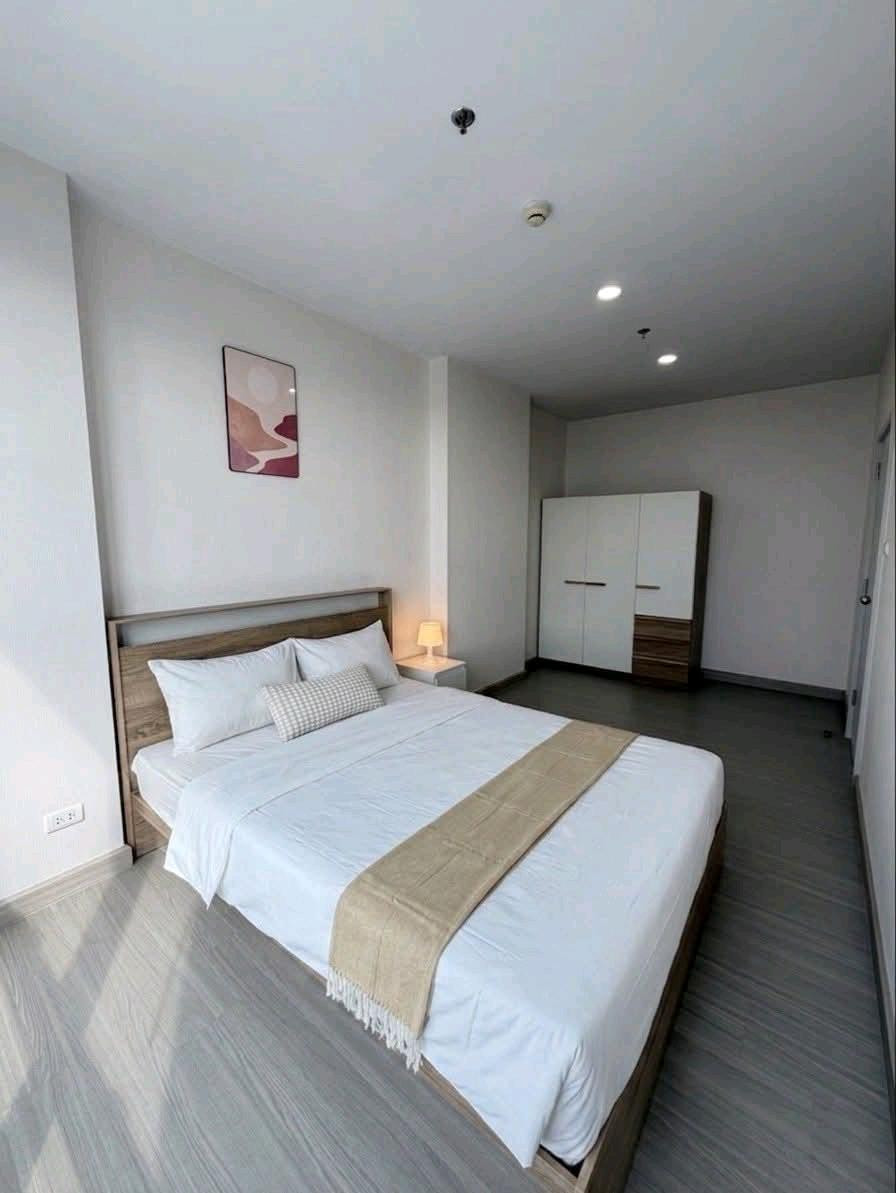 ให้เช่าคอนโด SUPALAI Loft Sathorn-Ratchaphruek
 🚄ติด bts บางหว้า เดินได้ 450 เมตร

รายละเอียดห้อง

📍ห้อง 56 ตรม. 2 ห้องนอน 1 ห้องน้ำ 1 ห้องนั่งเล่น 1 ครัว

📍ชั้น26 ห้องหัวมุม วิวดี

เงื่อนไขการเช่า

-รายเดือน 21,000 สัญญาเช่า 1 ปี (รวมส่วนกลางแล้ว)

- – รูปที่ 4