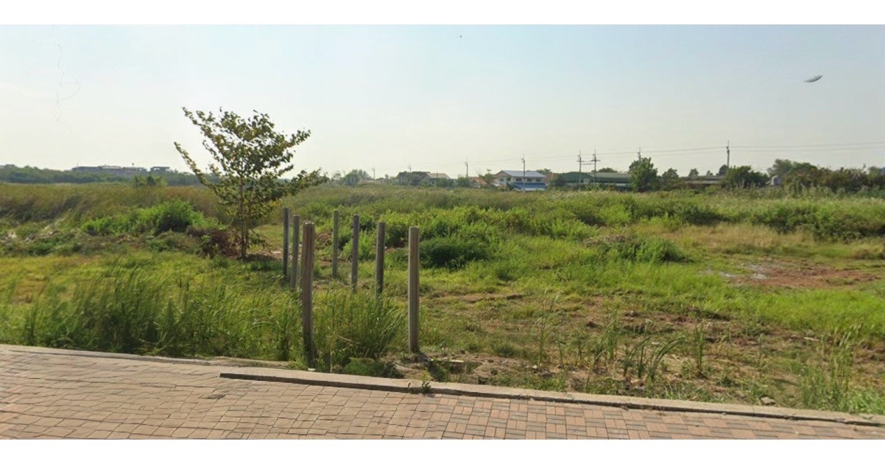 PRIME LOCATION! Land for sale next to the main road Rama 2 (Soi 90-92), 31 rai, 48 million per rai*, near the new expressway entry point, near the PTT gas station, km. 12. PRIME LOCATION! Land for sale next to the main road Rama 2 (Soi 90-92), 31 rai, 48 million per rai*, near the new expressway entry point, near the PTT gas station, km. 12.