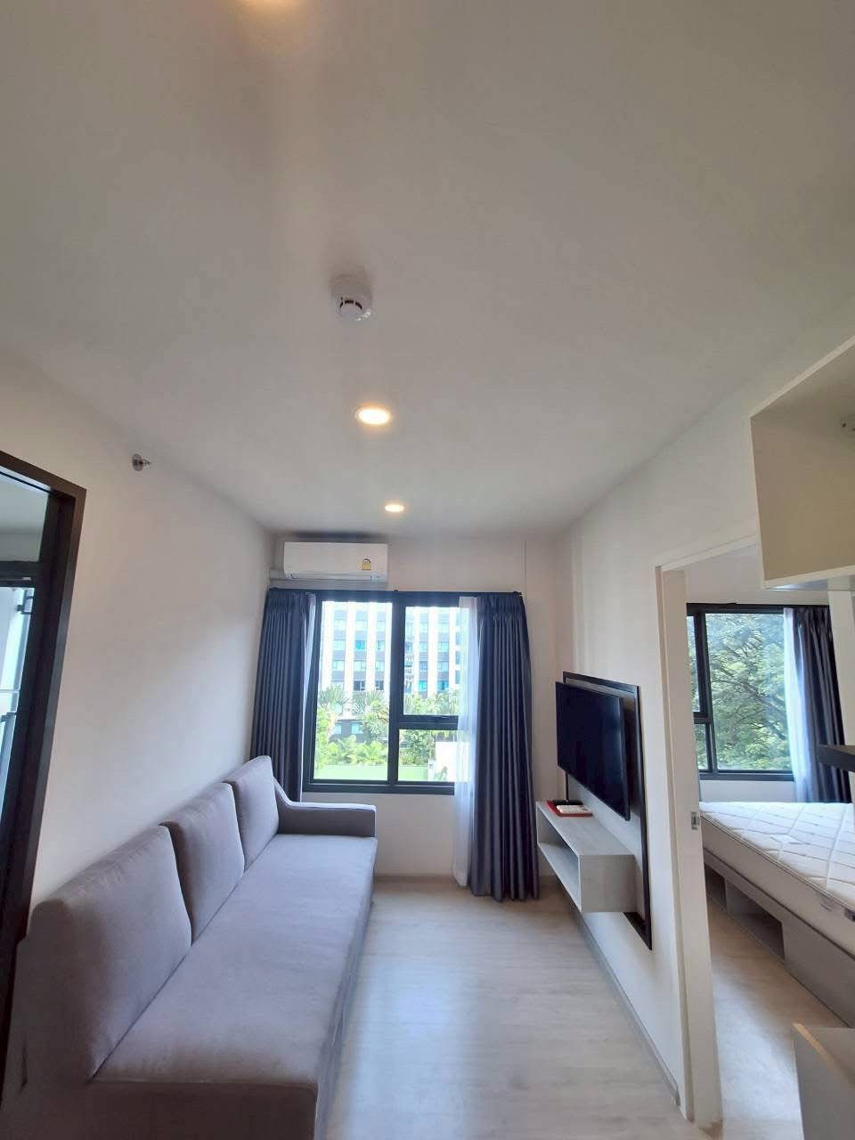 For rent, Escent Parkville, size 32 square meters, 6th floor.