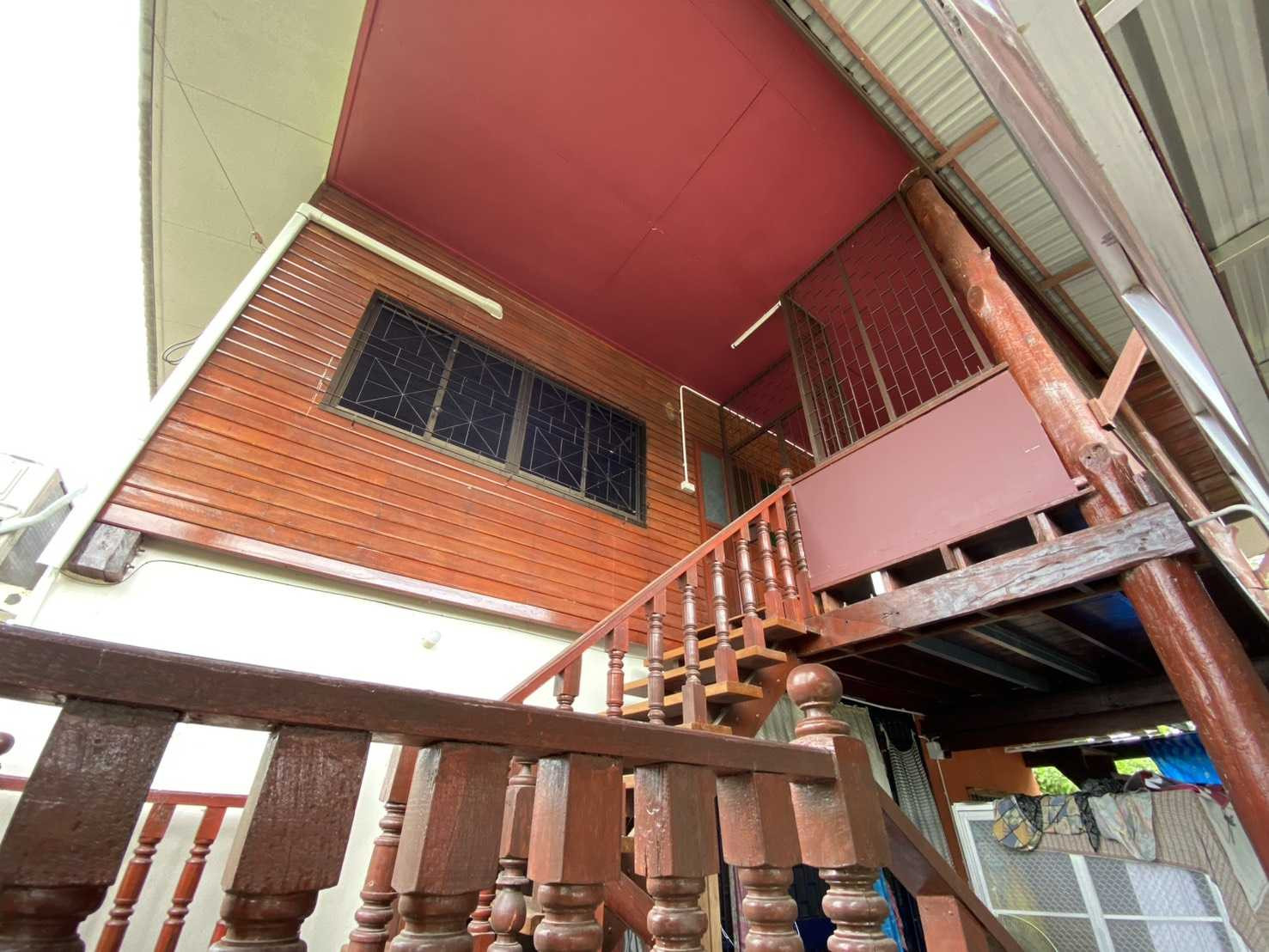 บ้านหลังใหญ่ พื้นที่ใช้สอย 300 ตร.ม. พร้อมสวนรอบบ้าน – รูปที่ 2