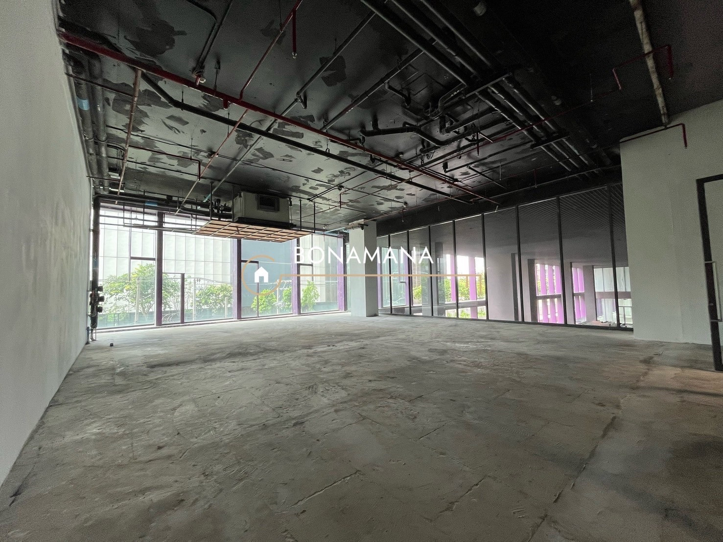 For rent, business space next to the road, 2nd floor, connected to BTS Thonglor. For rent, business space next to the road, 2nd floor, connected to BTS Thonglor.