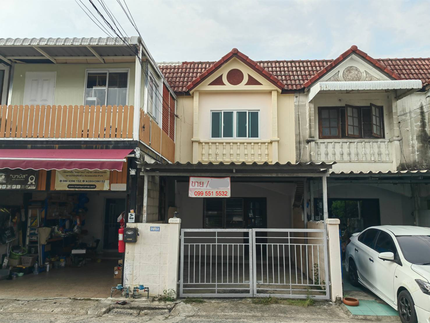 ขายถูกมาก ทาวน์เฮาส์ บ้านร่มทิพย์ หทัยราษฎร์ 33 ขายถูกมาก ทาวน์เฮาส์ บ้านร่มทิพย์ หทัยราษฎร์ 33