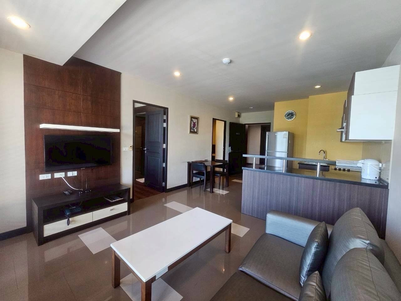 Sevice Aparment for rent, 2 bedrooms, near BTS Bearing, has shuttle to Bangkok Patana International School. Sevice Aparment for rent, 2 bedrooms, near BTS Bearing, has shuttle to Bangkok Patana International School.