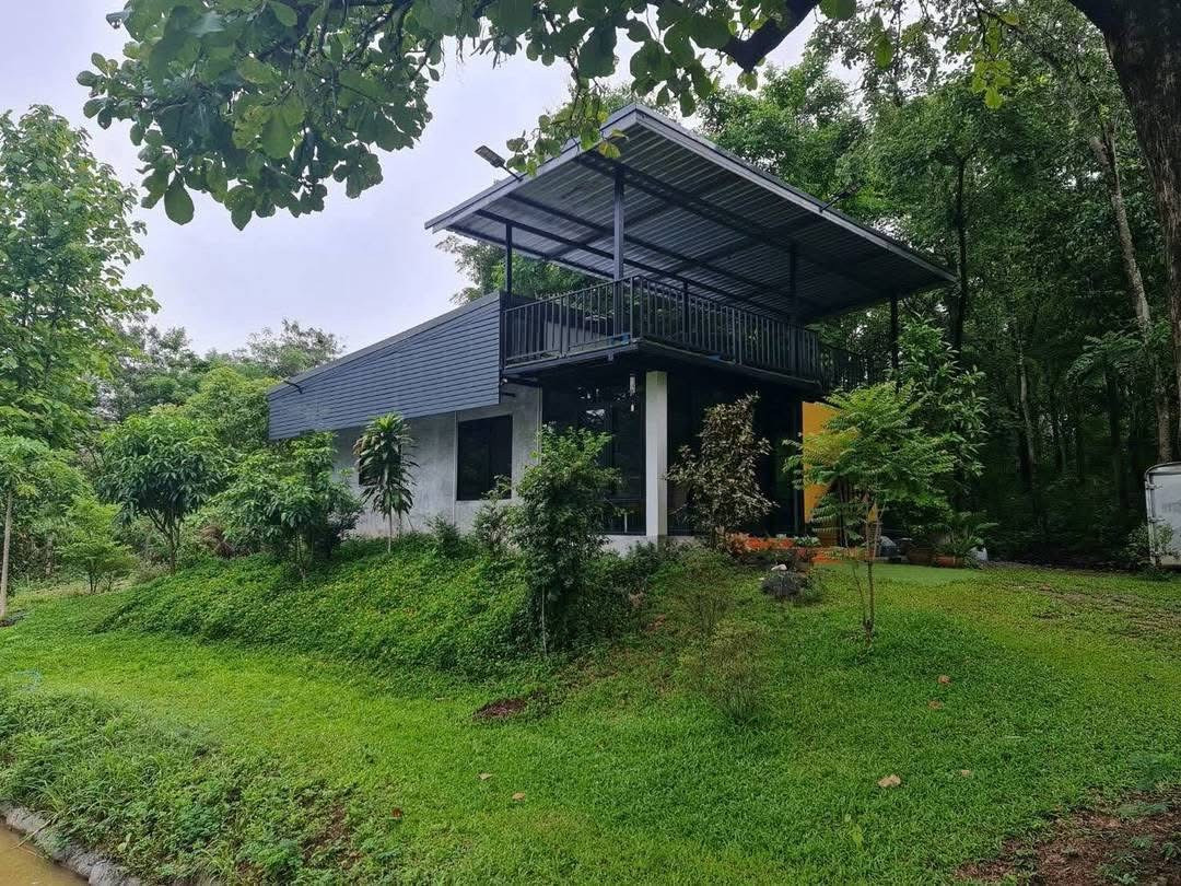 V House, vacation home style, in the On Tai area, San Kamphaeng, area 2 rai 56 square meters, there are 2 houses. V House, vacation home style, in the On Tai area, San Kamphaeng, area 2 rai 56 square meters, there are 2 houses.
