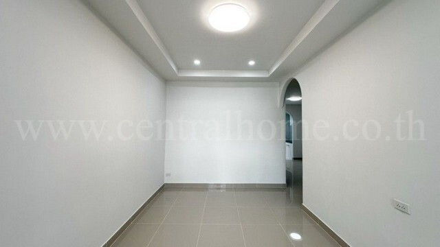 Townhouse Yu Charoen 2, Lam Luk Ka - Khlong 4, newly renovated, beautiful house, cheap price. – รูปที่ 4