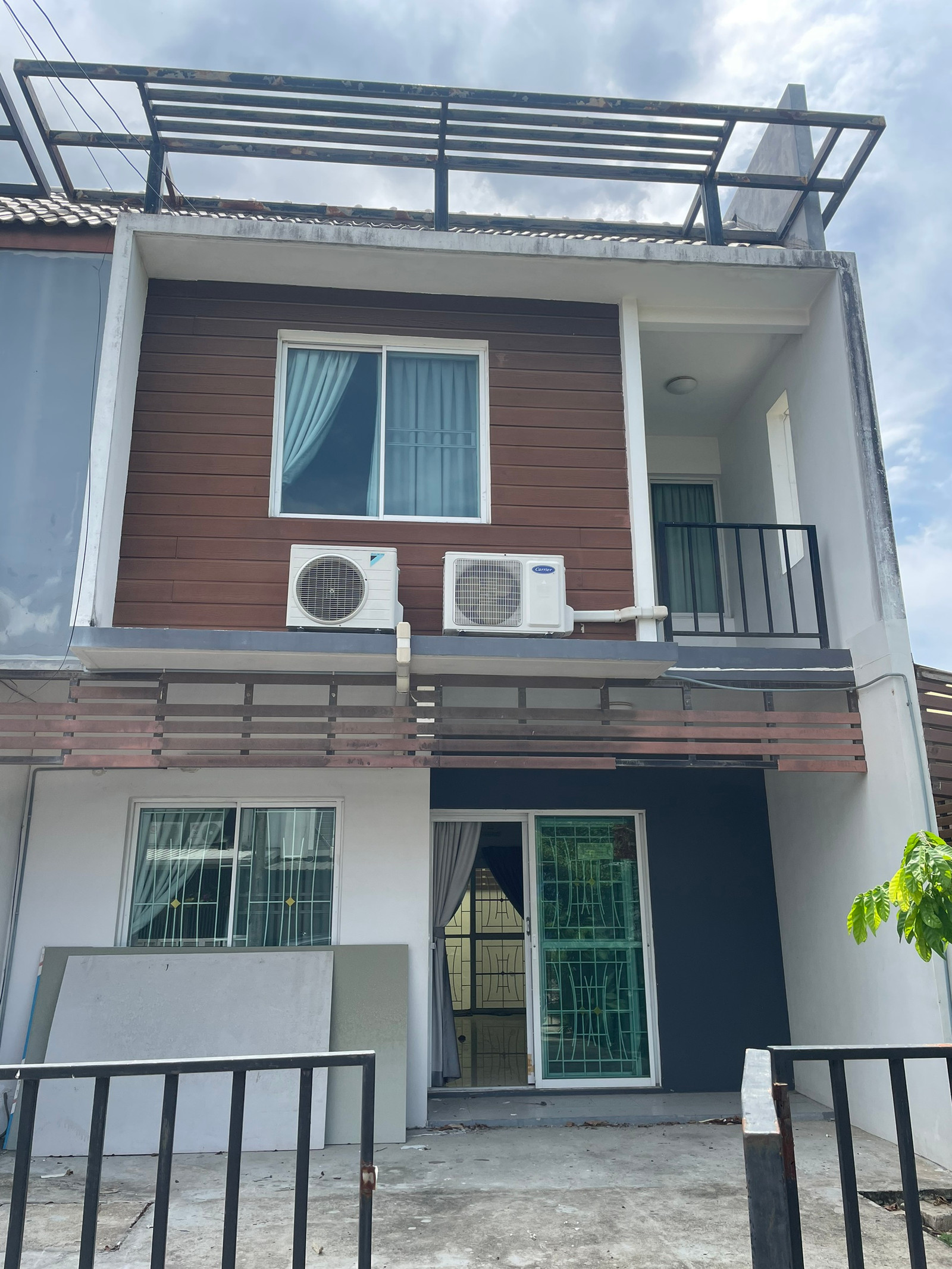 sell!! Corner house, The Color premium Bangna KM.8, near Mega Bangna mall, only 5 minutes.