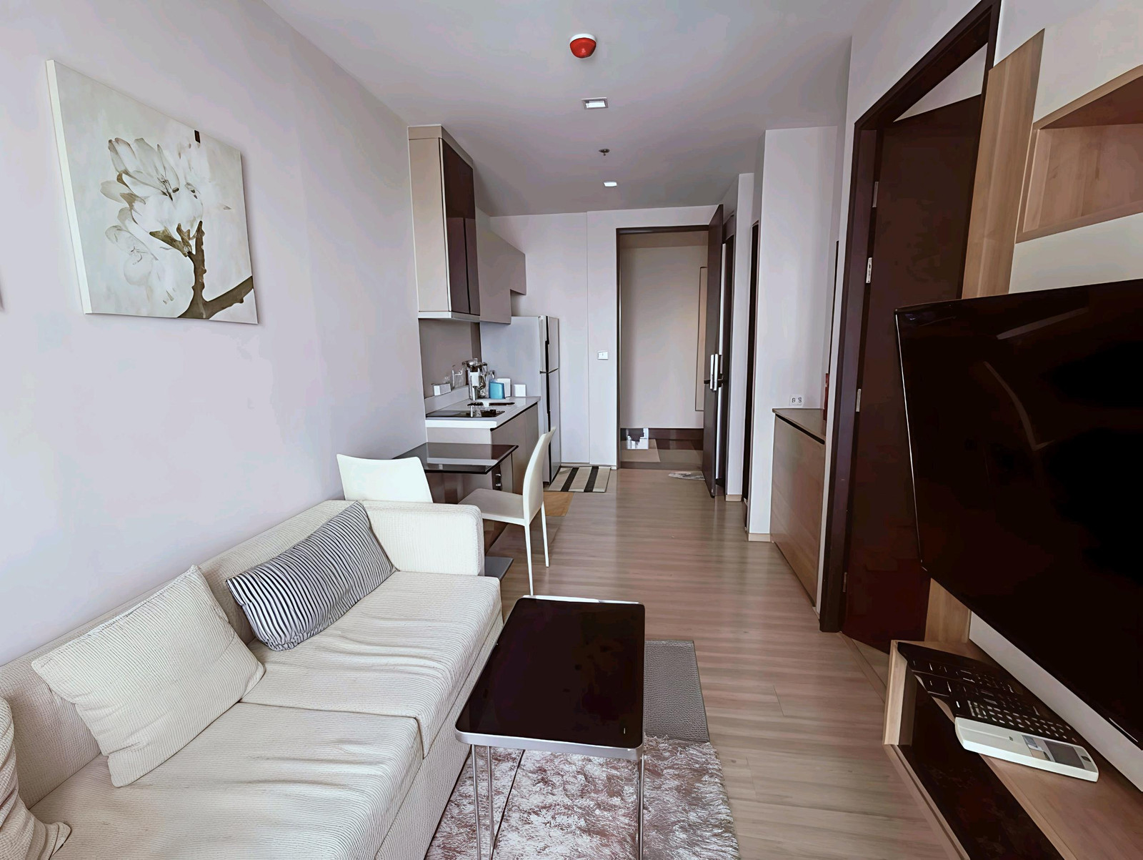 Rhythm Sathorn for rent