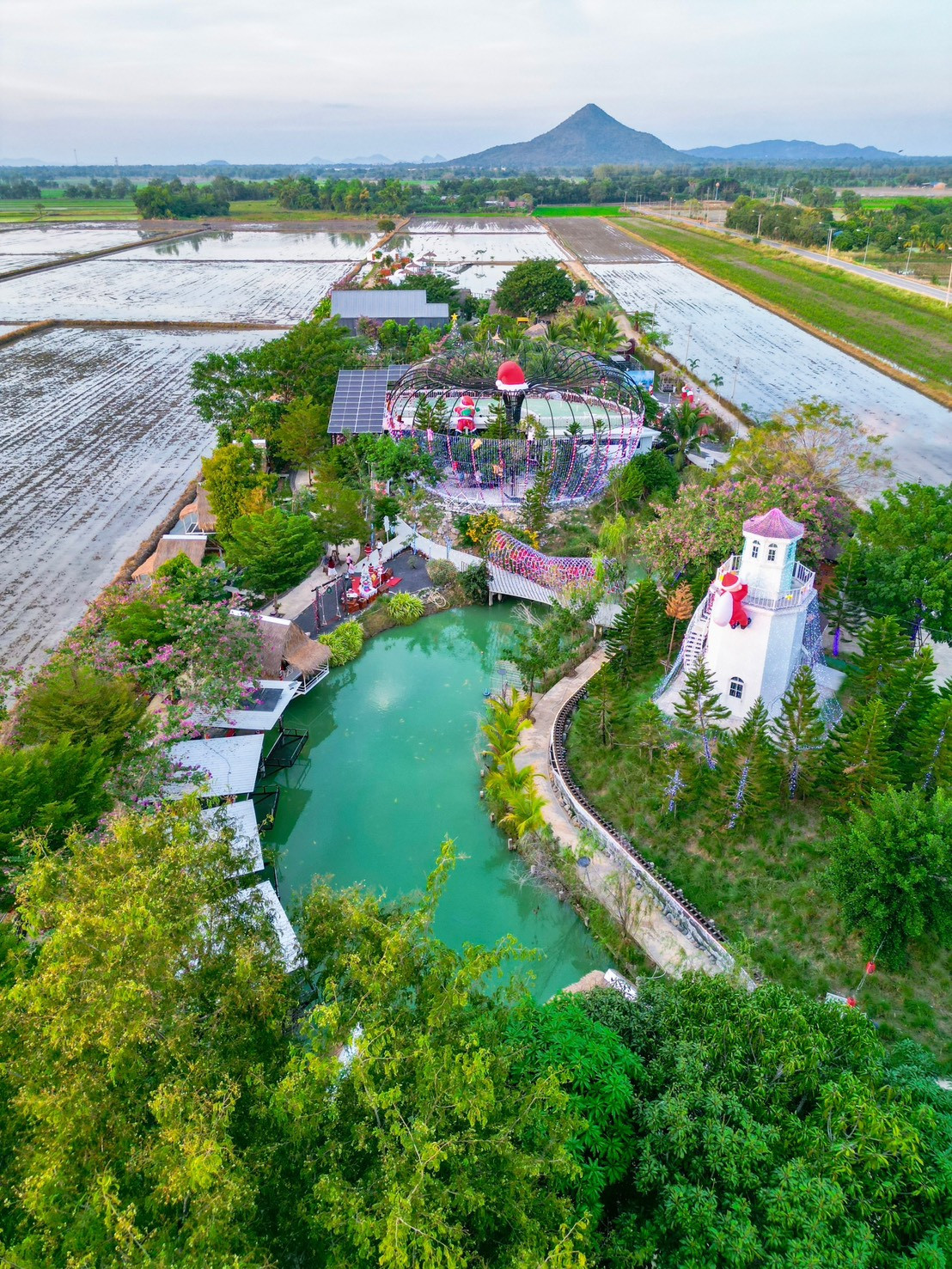 Business and land for sale: Neramit Cafe, Chainat Province. Business and land for sale: Neramit Cafe, Chainat Province.