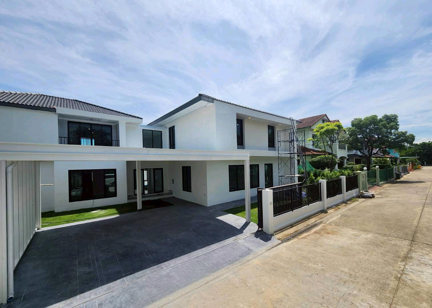 💫ขาย บ้านเดี่ยว นันทวัน วงแหวน-รัตนาธิเบศร์💫
🏡บ้านแต่งรีโนเวท หลังใหญ่ ฟังก์ชันครบ ทำเลบางใหญ่-รัตนาธิเบศร์

✨รีโนเวทใหม่ พร้อมอยู่
✨พื้นที่ดินใหญ่ 108.5 ตารางวา
✨พื้นที่ใช้สอยกว้าง 369.52 ตารางเมตร
✨ฟังก์ชันครบ 5 ห้องนอน 5 ห้องน้ำ
✨บ้านหันหน้าทิศใต้ ล – รูปที่ 3