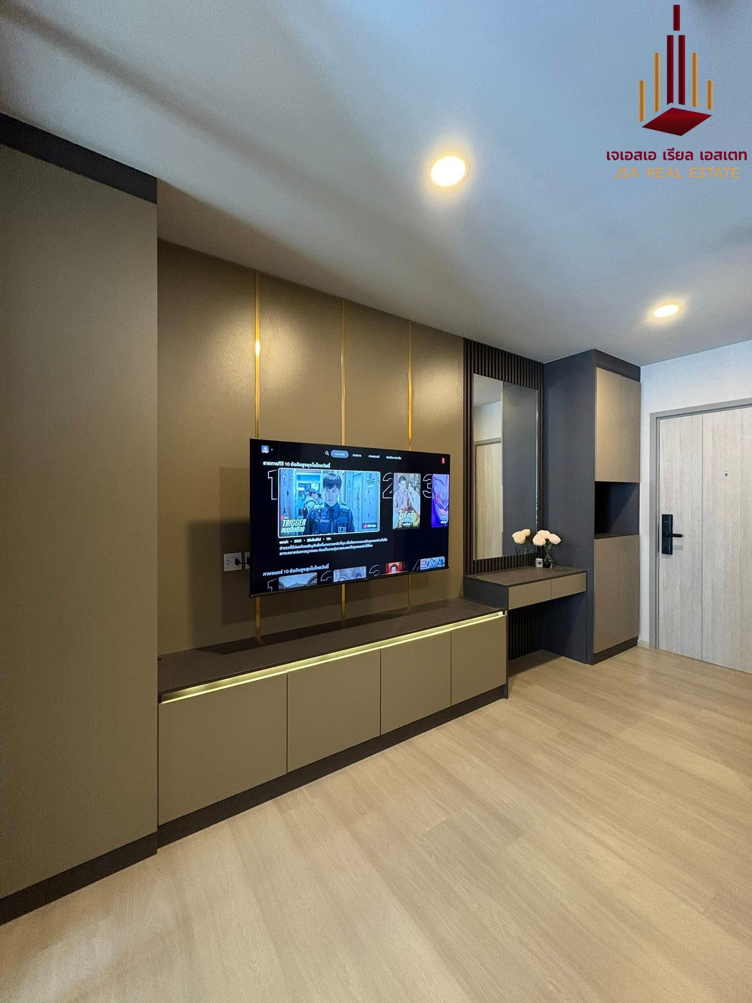 ✨ For Rent: Aspire Onnut Station Condo ✨💰 Only 20,000 THB/month