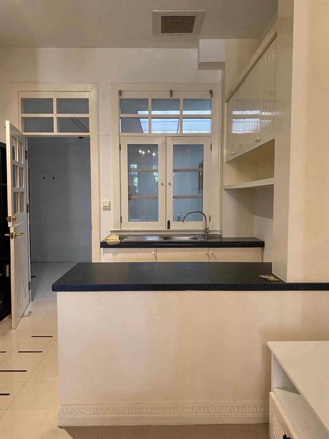 FOR RENT | Townhouse Fully Furnished @ Ratchadapisek 44📍 ทำเลศักยภาพ ใกล้ BTS รัชโยธิน เพียง 800 เมตร พร้อมเข้าอยู่ | ทาวน์เฮาส์ 3 ชั้น | 4 ห้องนอน | 3 ห้องน้ำ – รูปที่ 3