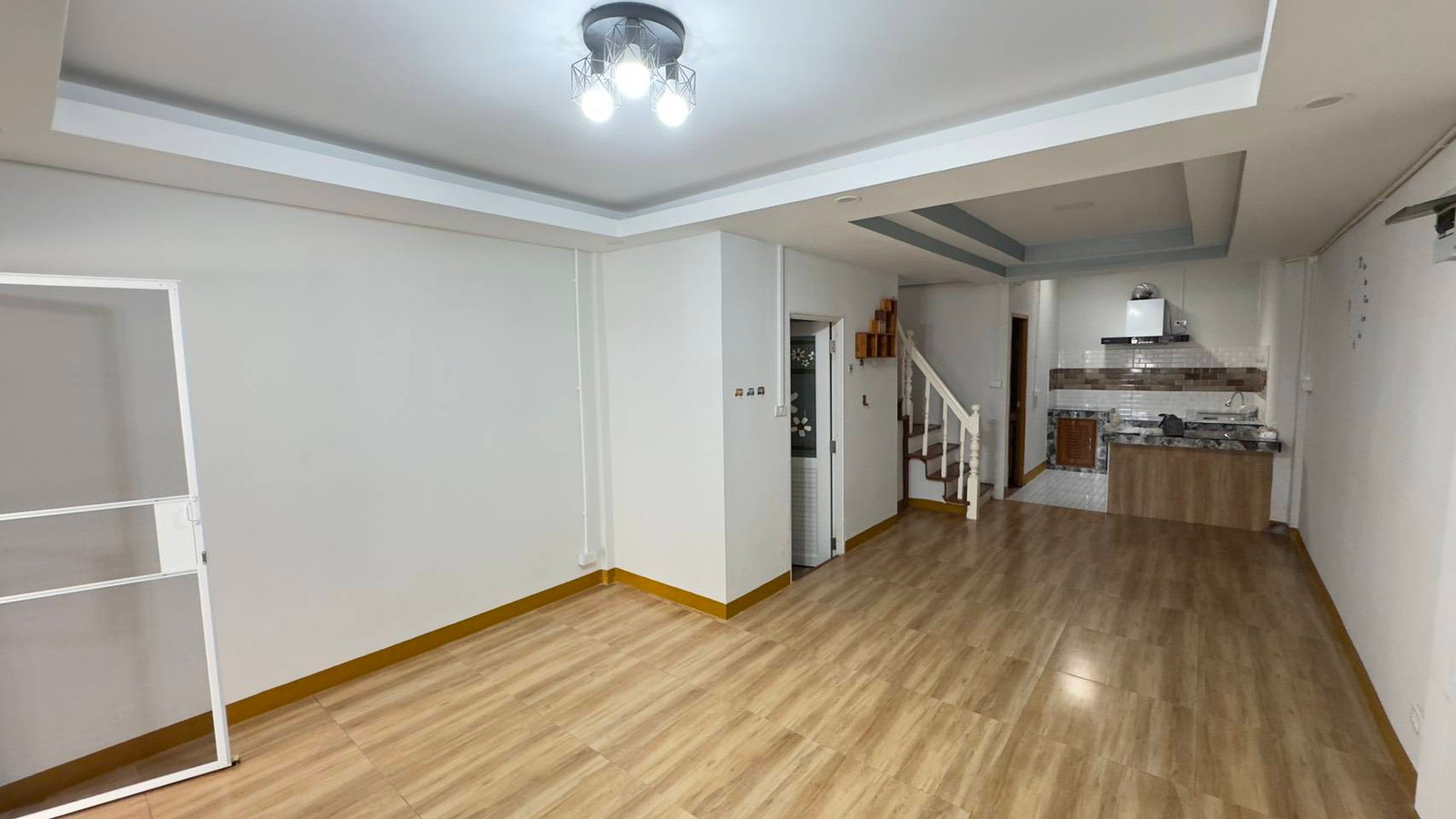 🏡 ขายทาวน์เฮาส์ ทำเลดี ใกล้ BTS คูคต เพียง 1.2 กม. 📍 หมู่บ้านกรุงทอง ซอยสายไหม 33 แยก 17 💰 ราคาเพียง 1.89ล้านบาท Tel. 084-694-8888 – รูปที่ 3