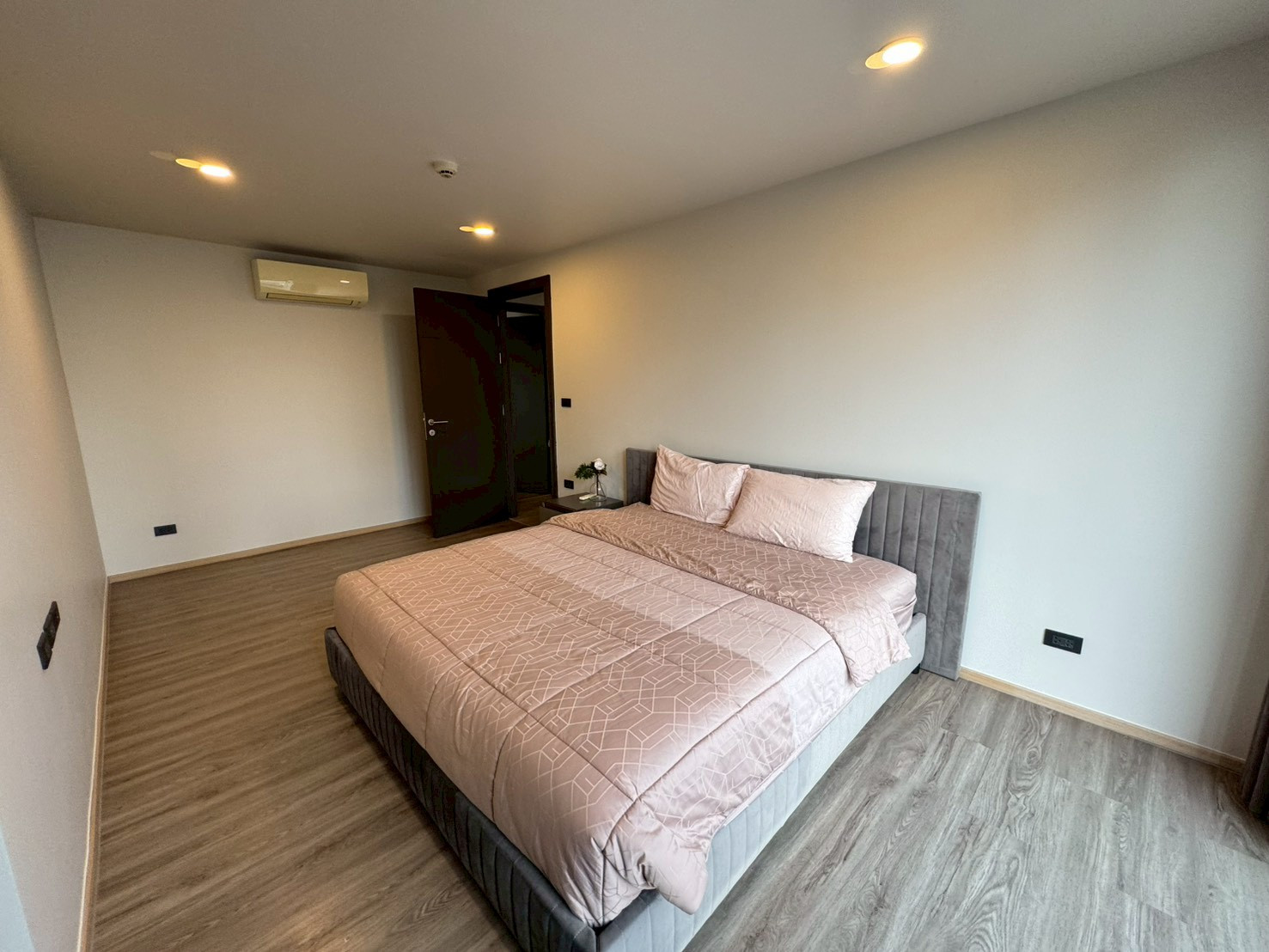 ✨Savvy Ari 4 Condominium Condo for Rent!! Ready to move in June 12th, 2026. Near BTS Ari / 3 bedrooms, 3 bathrooms. Special corner room