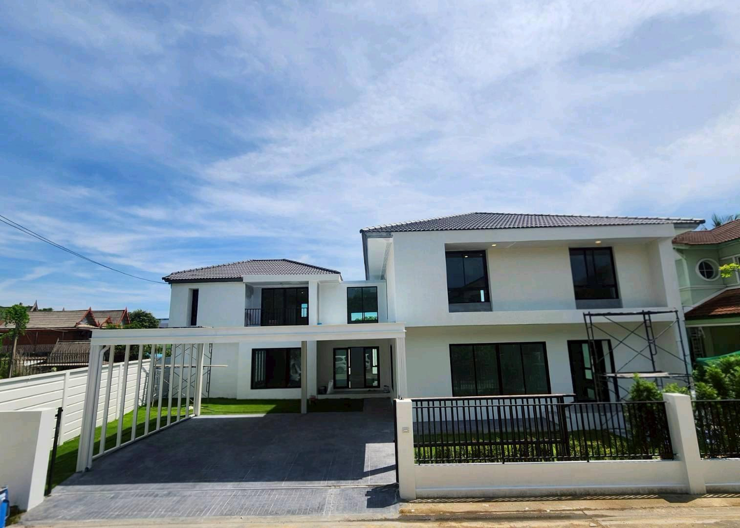 💫Single house for sale Nantawan Wongwaen-Rattanathibet💫
🏡Renovated house, large house, complete functions, location Bang Yai-Rattanathibet.
✨Newly renovated, ready to move in
✨Large land area 108.5 square meters
✨Wide usable area 369.52 square meters.
✨F 💫Single house for sale Nantawan Wongwaen-Rattanathibet💫
🏡Renovated house, large house, complete functions, location Bang Yai-Rattanathibet.
✨Newly renovated, ready to move in
✨Large land area 108.5 square meters
✨Wide usable area 369.52 square meters.
✨F