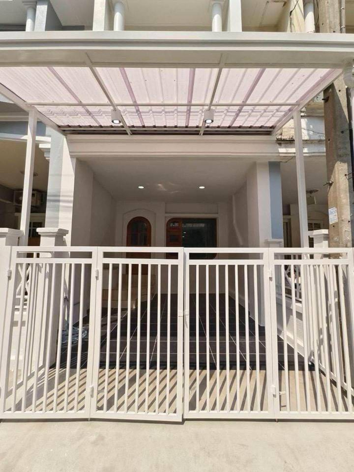 For Sale Townhouse/Townhome , Nanthana Garden Maneerin Lake and Park , Bang Khu Wat , Mueang Pathum Thani , Pathum Thani , CX-162959 For Sale Townhouse/Townhome , Nanthana Garden Maneerin Lake and Park , Bang Khu Wat , Mueang Pathum Thani , Pathum Thani , CX-162959