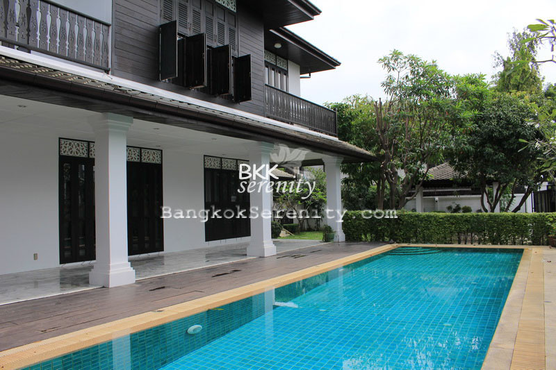 Pet friendly house for rent with private pool in Sukhumvit