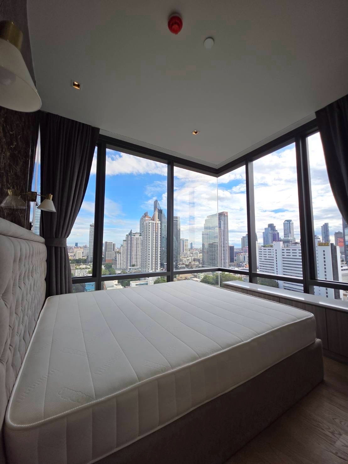 Ashton Silom /2bed 86sqm/ 65k / 0632717888 All app Ashton Silom /2bed 86sqm/ 65k / 0632717888 All app