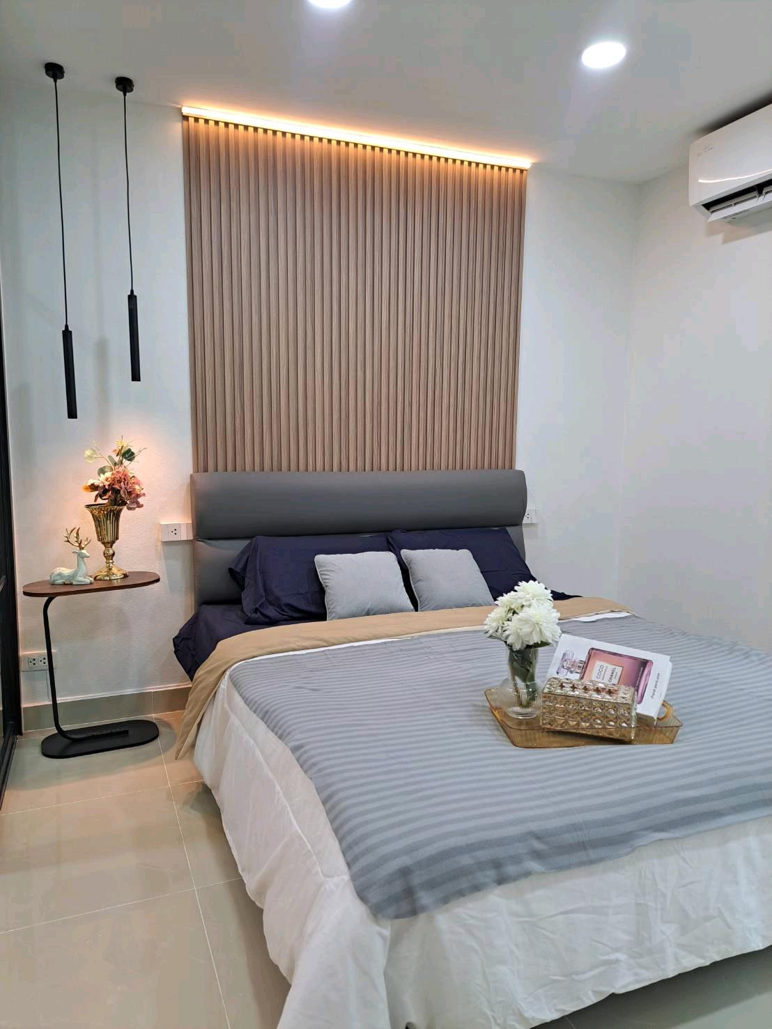 Condo for sale, Regent Home 1, Soi Phahonyothin 67/1, near Sai Yut BTS station. Affordable price