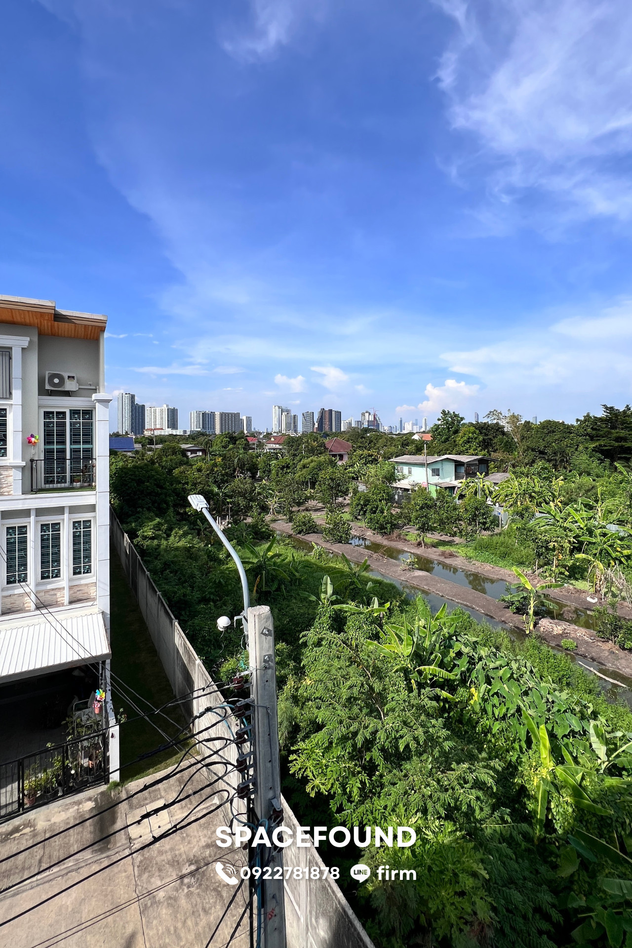 3-story townhome, corner unit, Golden City Sathorn 🌳 4 bedrooms, 4 bathrooms, built-in decorations, plus 6 air conditioners! Near BTS Wutthakat – รูปที่ 4