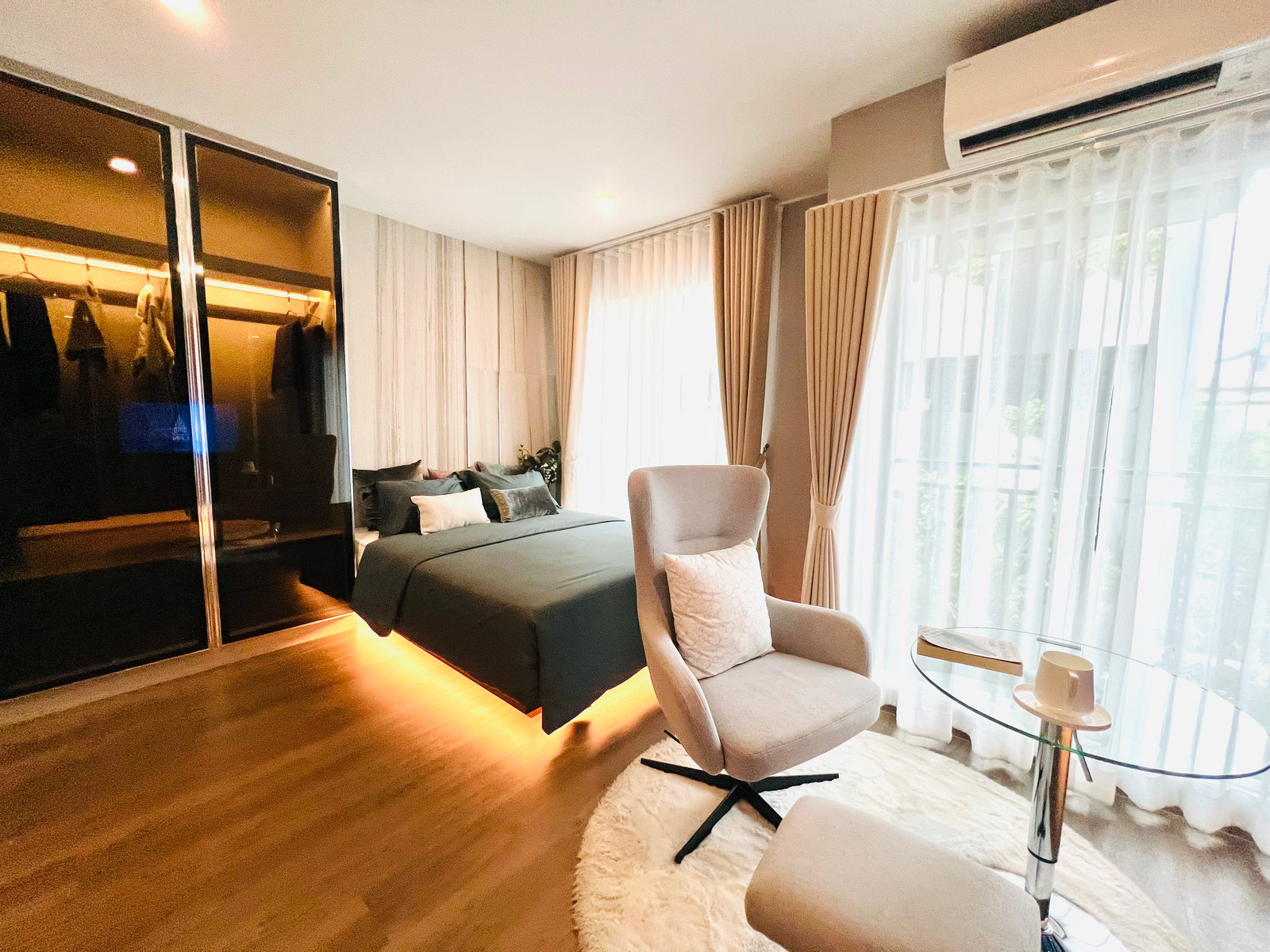 Condo for sale, Place 168 Pinklao, PLACE 168 Pinklao, only 500 m. to Central Pinklao, near MRT Bang Yi Khan, only 750 m., size 25.37 sq m., fully furnished, ready to move in, reserve today and get a free promotion! Convenient travel to PATA Pinklao, Thamm
