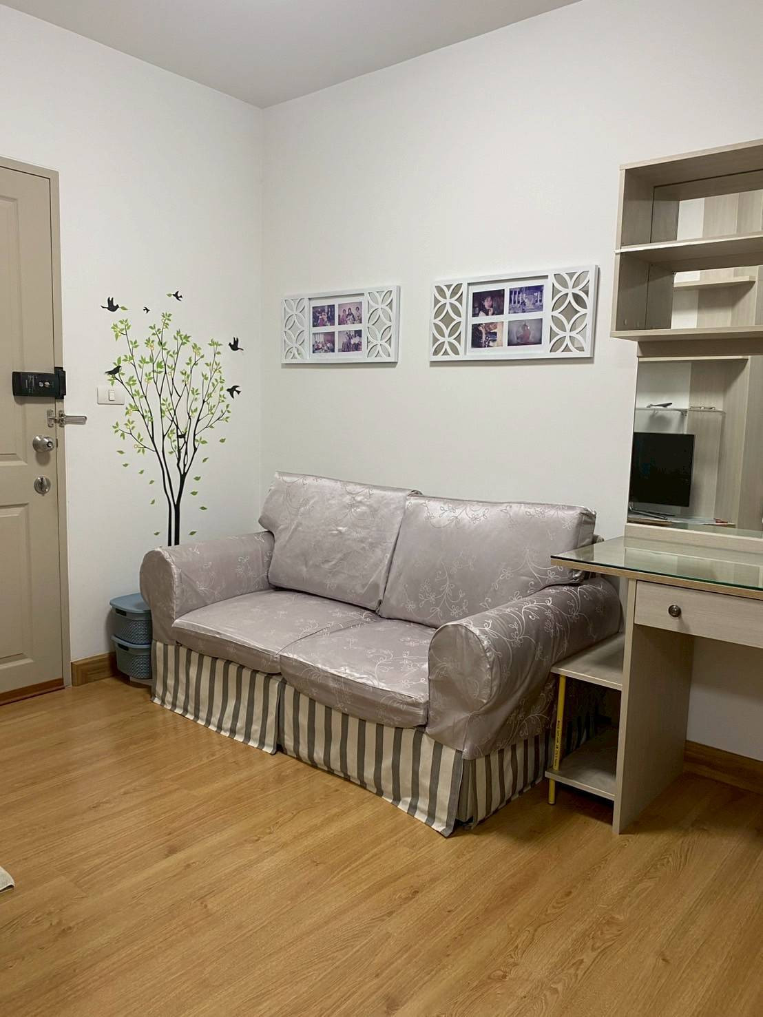 For rent, 1 bedroom, Condo Chapter One Modern Dutch, Rat Burana 33, beautiful room, ready to move in, fully furnished + complete electrical appliances. For rent, 1 bedroom, Condo Chapter One Modern Dutch, Rat Burana 33, beautiful room, ready to move in, fully furnished + complete electrical appliances.