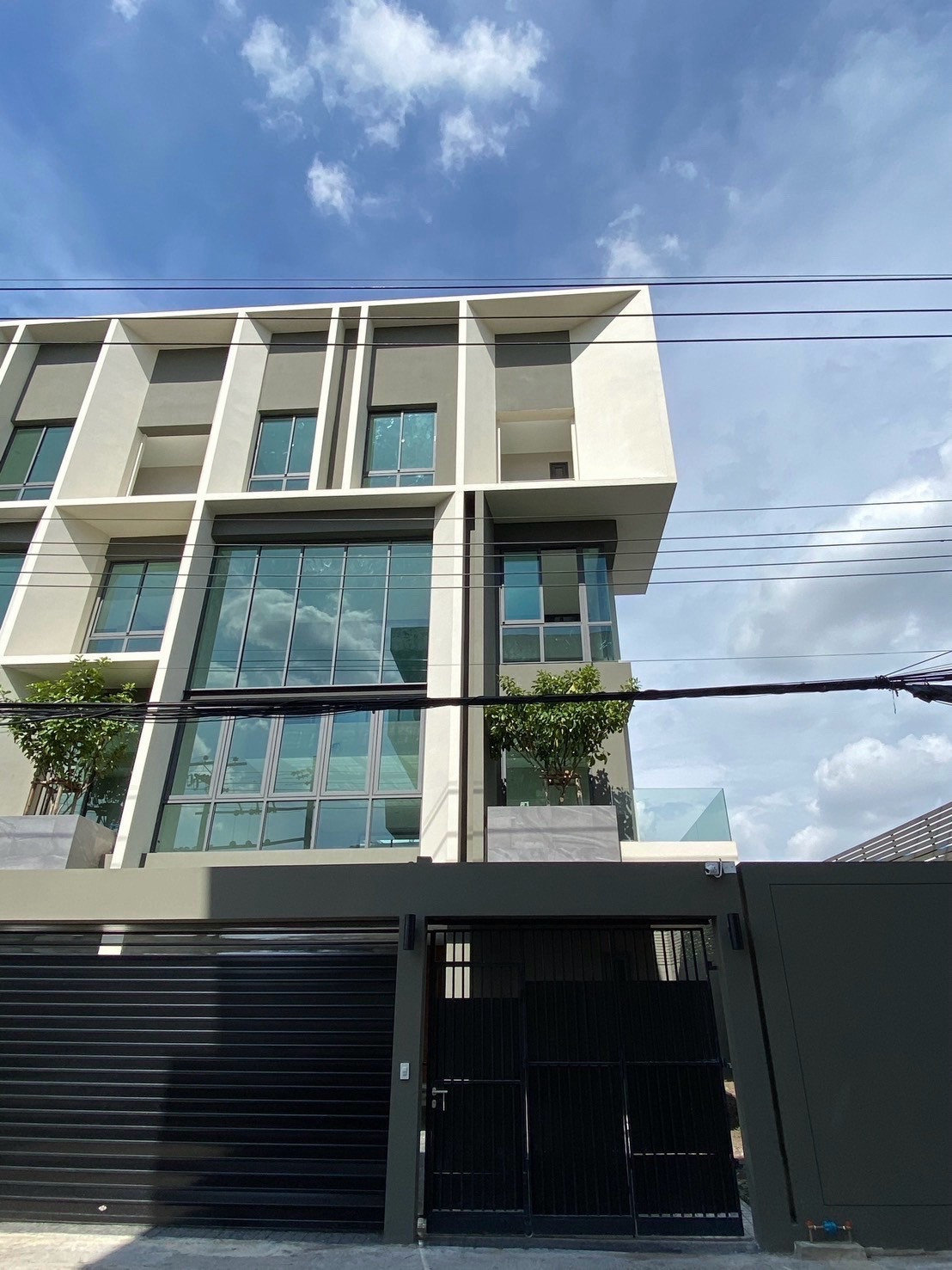 🏢 For rent, Myst On Nut - Srinakarin, Luxury Home Office, 4 floors with private elevator, next to MRT Sri Nut, only 500 meters. 🏢 For rent, Myst On Nut - Srinakarin, Luxury Home Office, 4 floors with private elevator, next to MRT Sri Nut, only 500 meters.