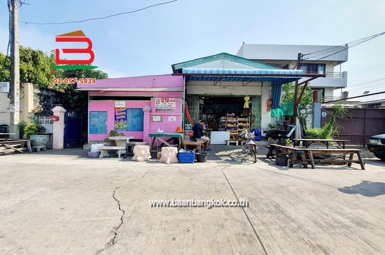 Land with house, area 74 sq m, Soi Ngamwongwan 9, Intersection 11 (near Regent Hotel), Bang Kraso Subdistrict, Mueang Nonthaburi District, Nonthaburi.