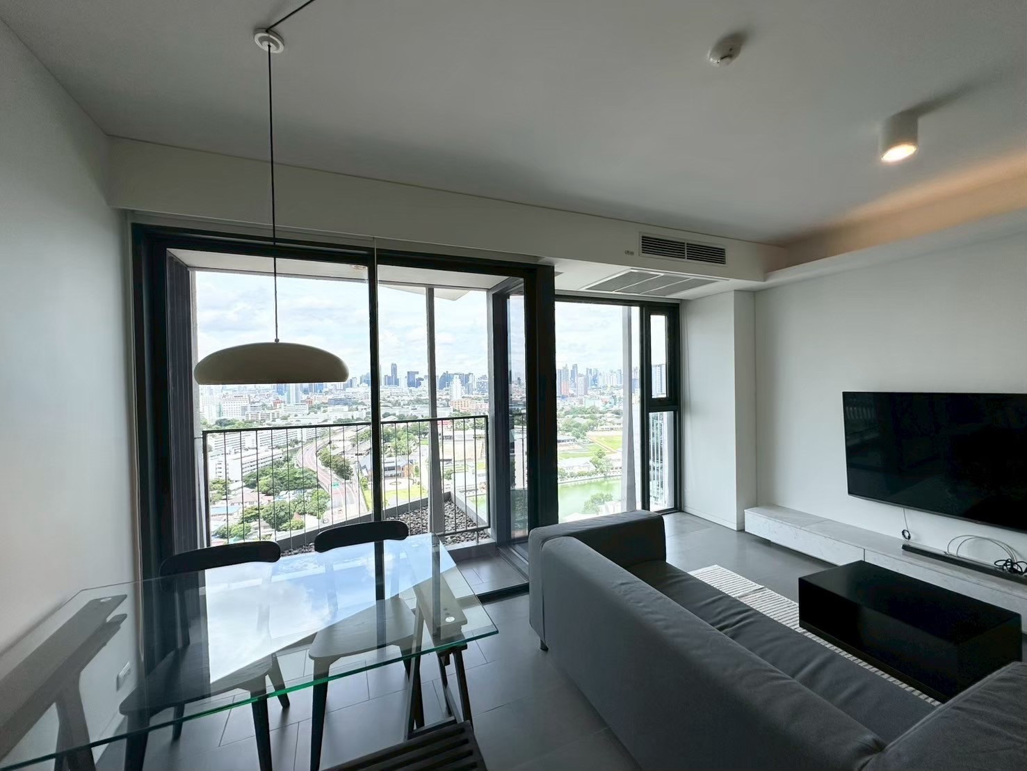Best View in the Building | Rare Corner Unit at Siamese Ratchakru Best View in the Building | Rare Corner Unit at Siamese Ratchakru