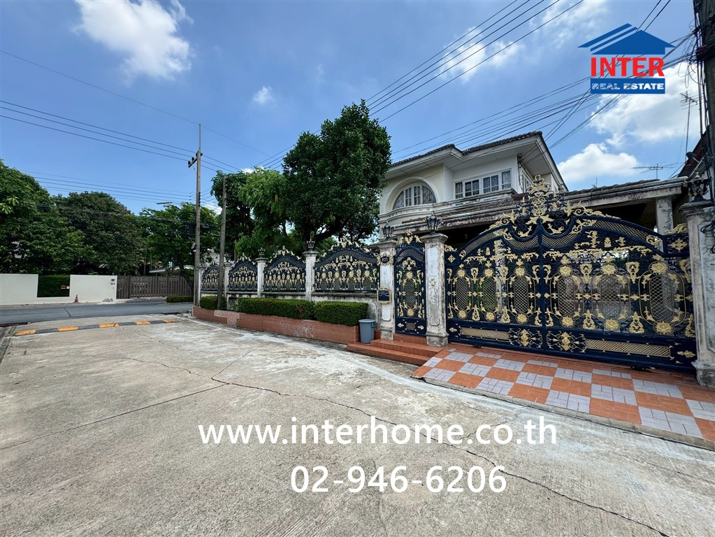 2-story detached house, 90 sq m, Maneerin Lake and Lagoon Village, Rangsit-Pathum Thani. Rangsit-Pathum Thani Road Road along Khlong Prapa Mueang Pathum Thani, Pathum Thani