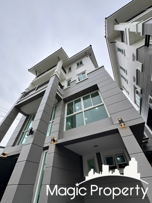 Townhome For Rent in Soi Pridi Banomyong 31, Khlong Tan Nuea, Watthana, Bangkok Townhome For Rent in Soi Pridi Banomyong 31, Khlong Tan Nuea, Watthana, Bangkok
