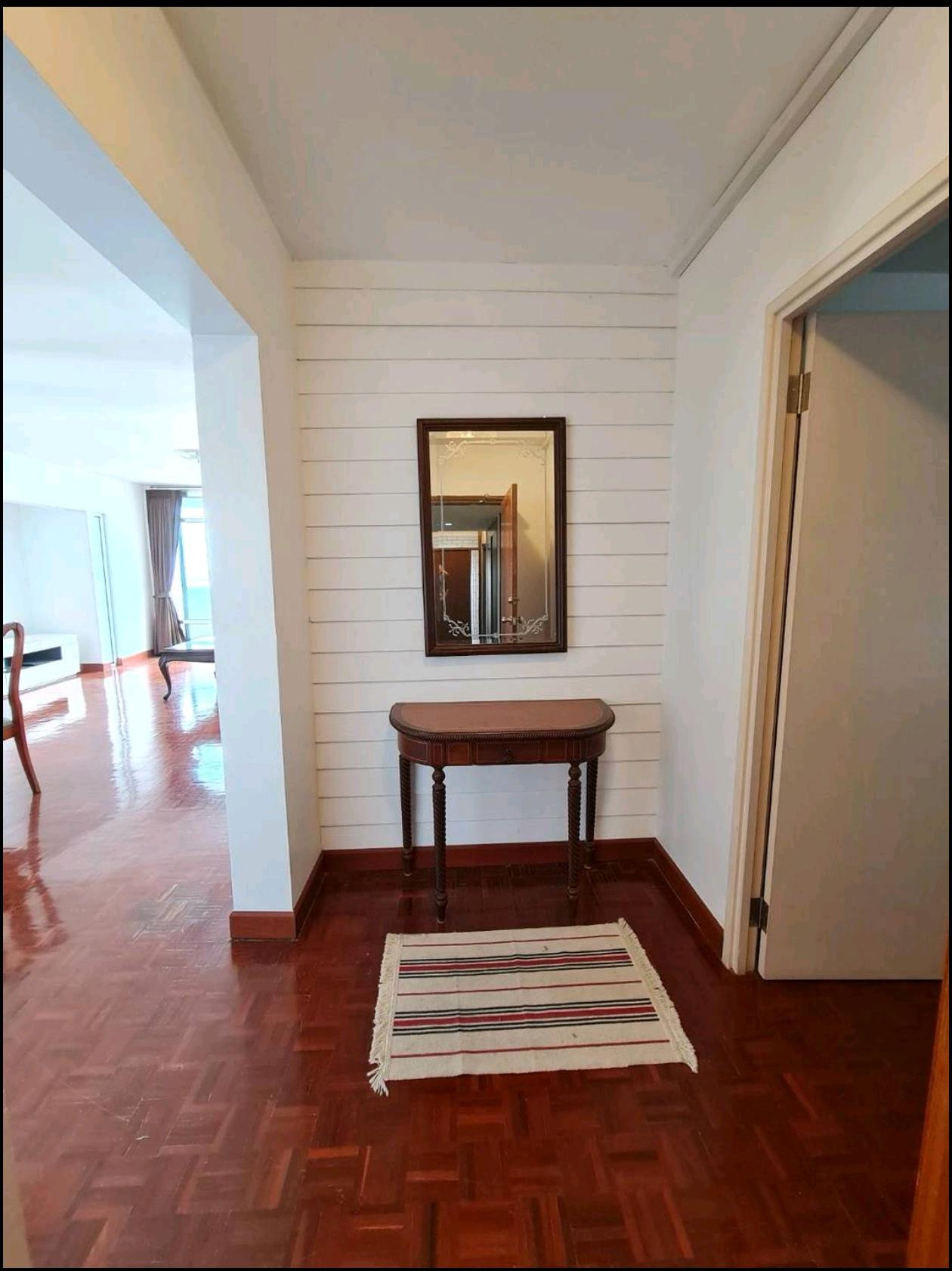 **Condo for rent Superior 1 Muang Thong Thani, lake view** **Condo for rent Superior 1 Muang Thong Thani, lake view**