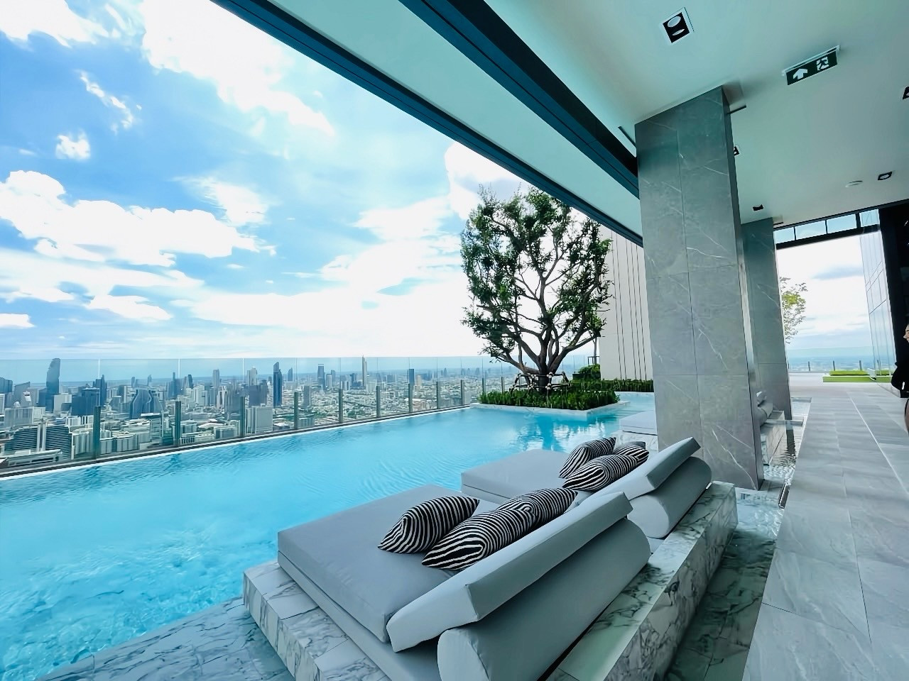 🔥 Live in the Heart of Bangkok – Just 150m from BTS ✨ Rare 3-Bedroom Luxury Condo | 90 SQ.M. | High Floor City View 🔥 Live in the Heart of Bangkok – Just 150m from BTS ✨ Rare 3-Bedroom Luxury Condo | 90 SQ.M. | High Floor City View