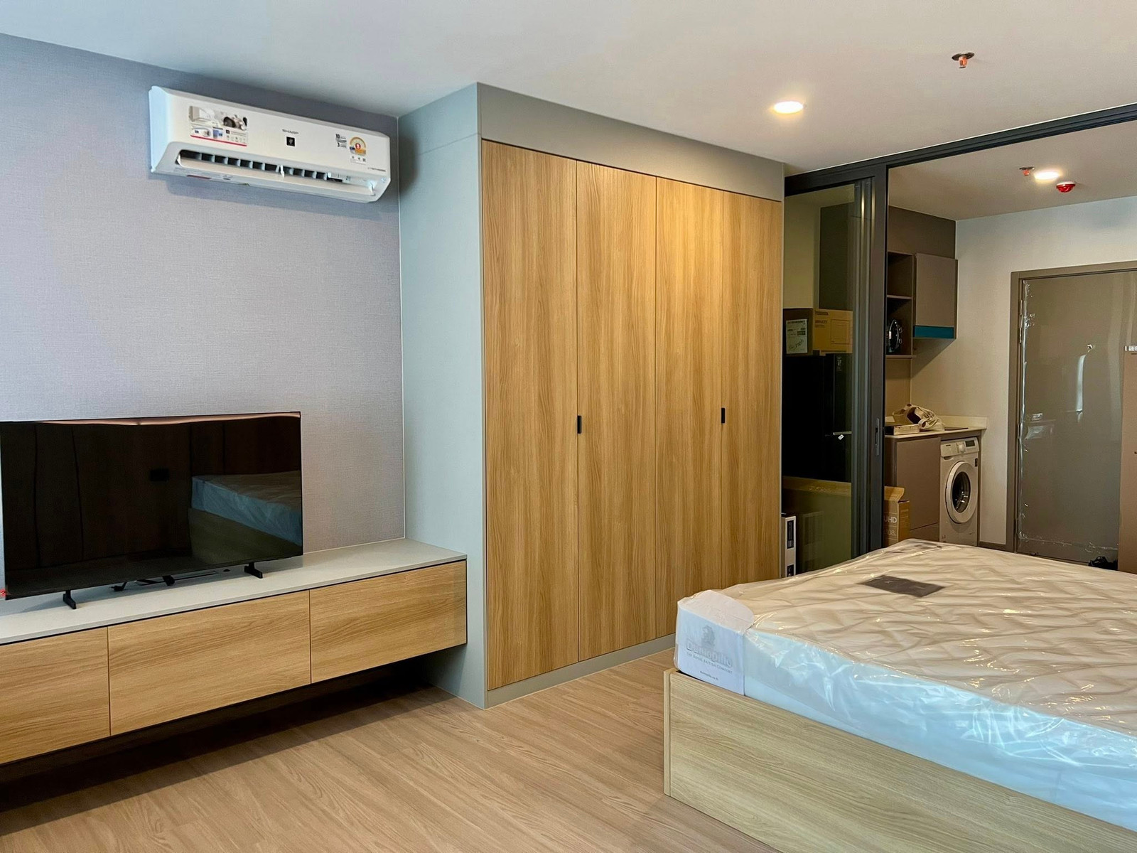 Condo for Rent – Aspire Sukhumvit Rama 4 | Studio | 31.42 sqm | Floor 24 | Phra Khanong | 16,000 THB/month | LINE: @979ywrvr | Ref: TR0019 Condo for Rent – Aspire Sukhumvit Rama 4 | Studio | 31.42 sqm | Floor 24 | Phra Khanong | 16,000 THB/month | LINE: @979ywrvr | Ref: TR0019