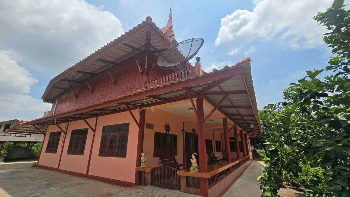 บ้านเดี่ยวทรงไทย 2 ชั้น ครึ่งตึก ครึ่งไม้ พื้นที่ 1-3-26 ไร่  – รูปที่ 2