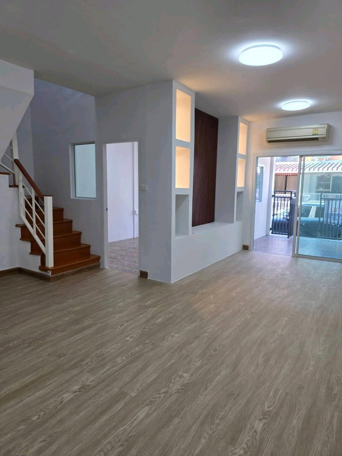 💫ขาย ทาวน์เฮ้าส์ หมู่บ้านพฤกษาวิลล์ 32 พระราม 2💫
🏡ทาวน์เฮ้าส์ 2 ชั้น ทำเลพระราม 2 ใกล้เซ็นทรัลพระราม 2 และทางด่วนดาวคะนอง-บางนา

✨ทาวน์เฮ้าส์ 2 ชั้น พร้อมอยู่
✨ฟรีแอร์ 2 ตัว
✨ต่อเติมเต็มหน้าบ้าน มีระเบียงดาดฟ้า
✨ฟรีเครื่องทำน้ำอุ่น
✨ทำเลดี ติดถนนวงแหวน – รูปที่ 3