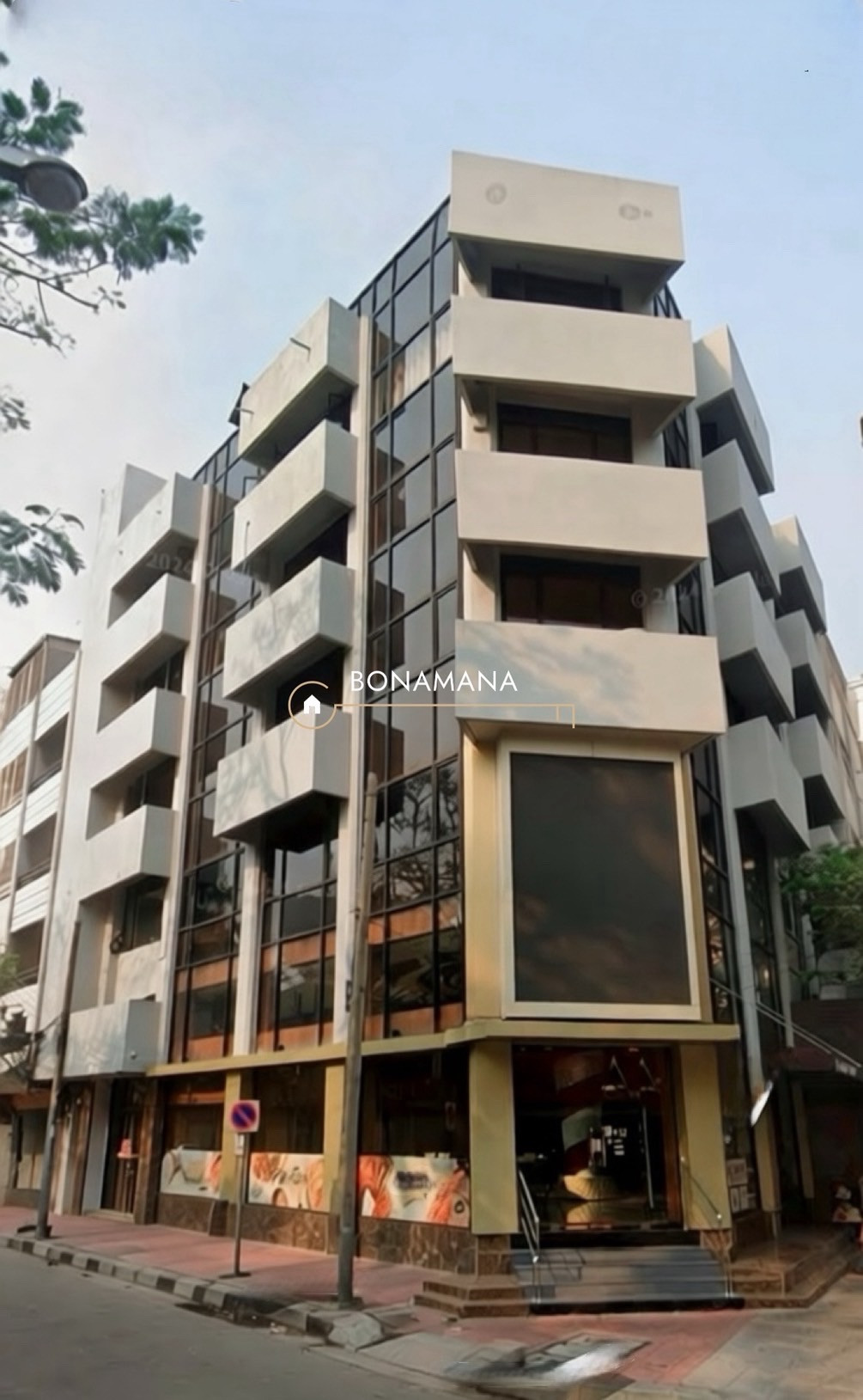 Office for rent Surawong (BTS Surasak 850m)