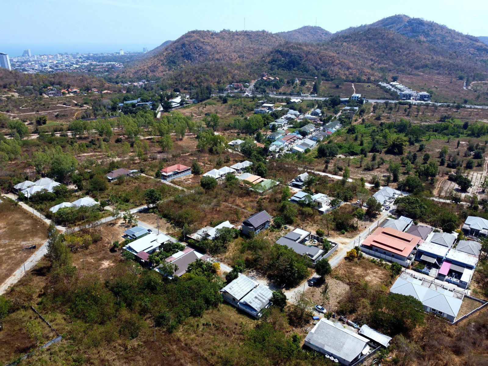Hot Deal – Hillside Land for Sale in Hua Hin (73 sq.wah/ 292 sq.m.) Peaceful Residential Location near Hin Lek Fai with Site Clearance Allowance Hot Deal – Hillside Land for Sale in Hua Hin (73 sq.wah/ 292 sq.m.) Peaceful Residential Location near Hin Lek Fai with Site Clearance Allowance