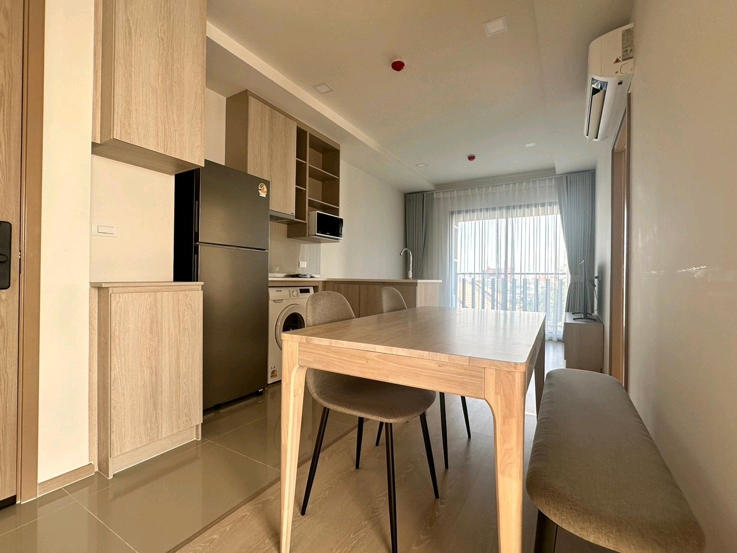 Condo with two bedrooms, two bathrooms, dogs allowed, parking, convenient transportation, near Ekkamai, Thonglor. – รูปที่ 3