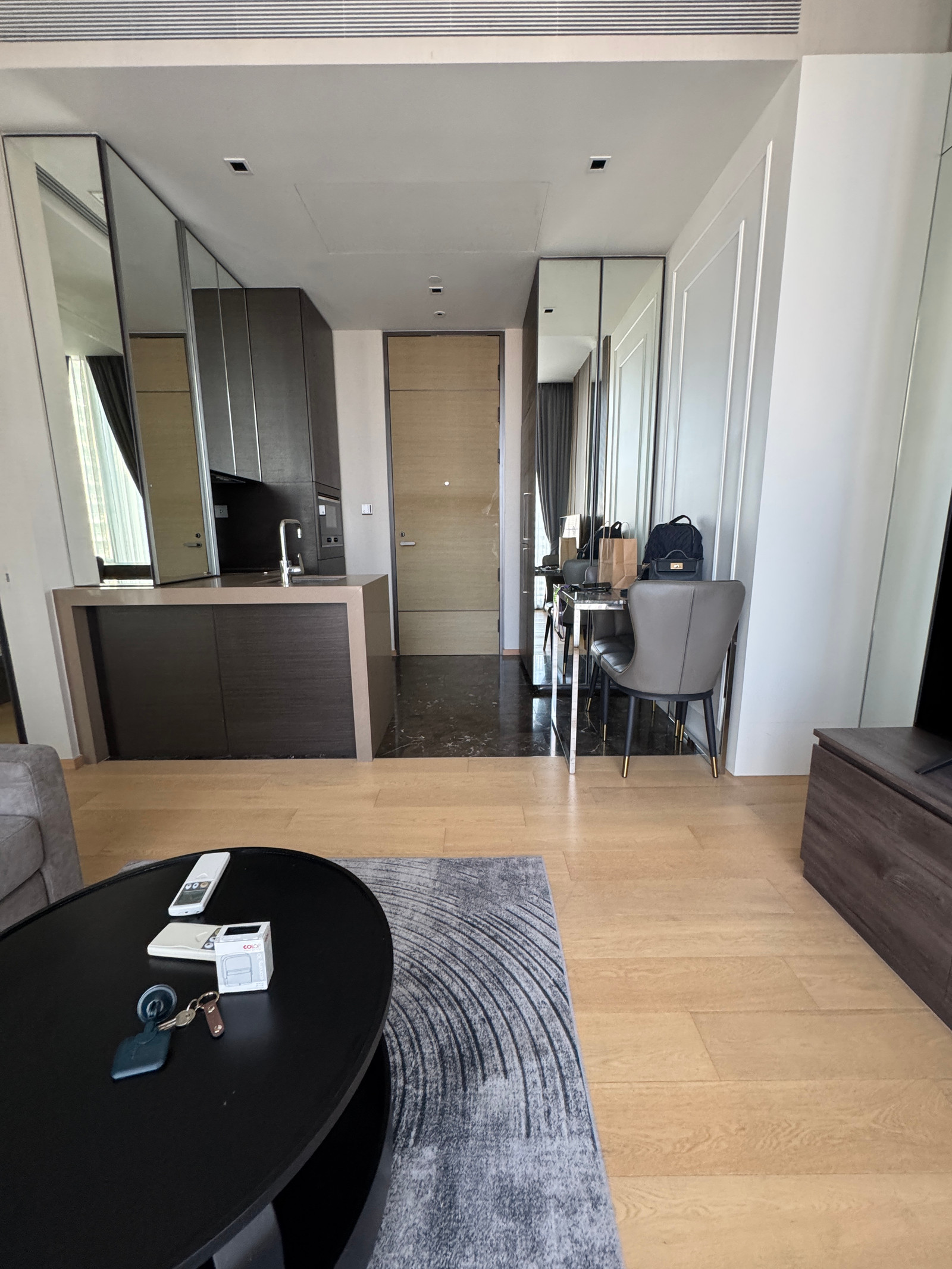 For Sale with tenant 28 Chidlom ห้องหรู 1 นอนชิดลม สเปซโปร่งวิวเมืองโล่ง แต่งครบพร้อมผู้เช่าได้ Passive Income ทันที – รูปที่ 4