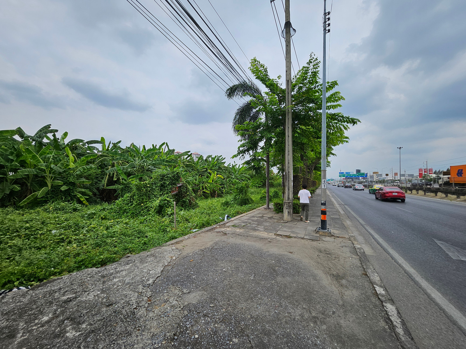ขาย ที่ดิน ติดถนนมอเตอร์เวย์-ชลบุรี เชื่อมทางด่วนศรีรัช เนื้อที่ 499 ตร.วา ทำเลศักยภาพใกล้สนามบินสุวรรณภูมิ ราคา 99.8 ล้านบาท ขาย ที่ดิน ติดถนนมอเตอร์เวย์-ชลบุรี เชื่อมทางด่วนศรีรัช เนื้อที่ 499 ตร.วา ทำเลศักยภาพใกล้สนามบินสุวรรณภูมิ ราคา 99.8 ล้านบาท