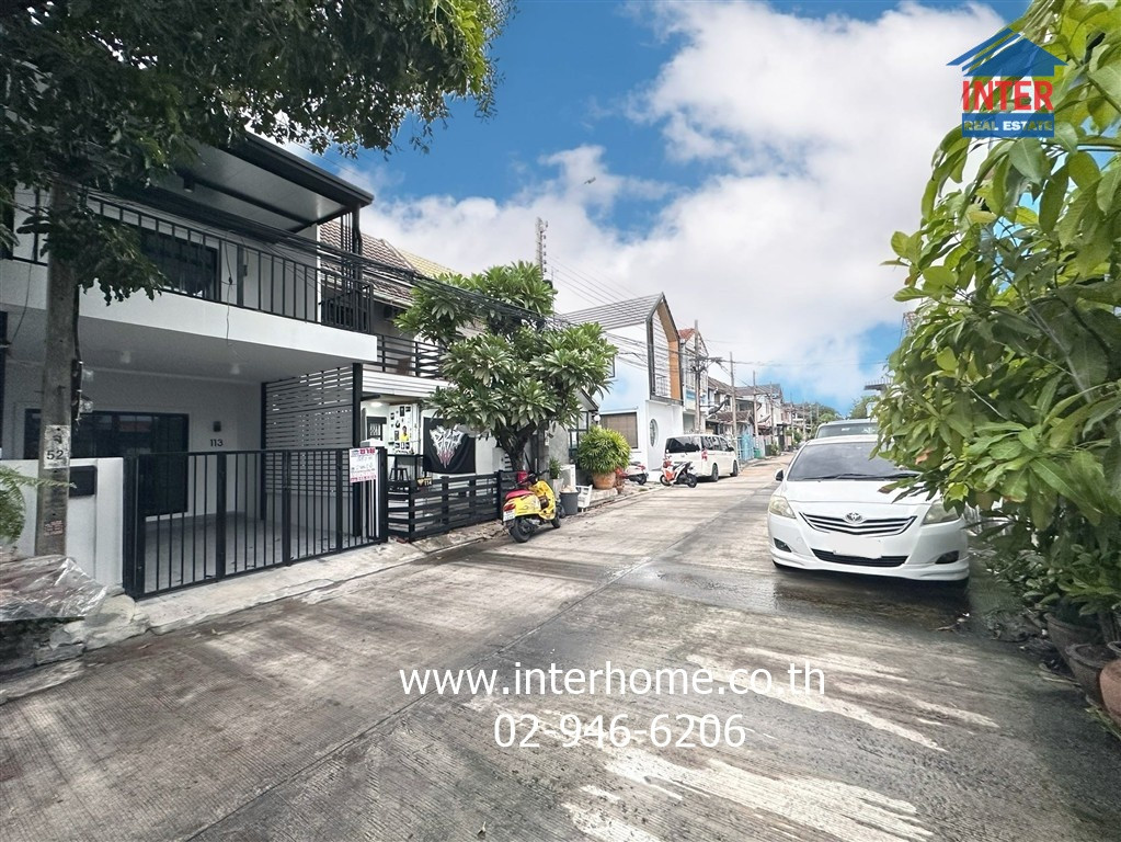 ทาวน์เฮ้าส์ 2 ชั้น 17 ตร.ว. หมู่บ้านสินธร แฮปปี้แลนด์ ใกล้เดอะมอลล์บางกะปิ ซอย17 ถนนแฮปปี้แลนด์1 ถนนลาดพร้าว ถนนนวมินทร์ เขตบางกะปิ กรุงเทพมหานคร