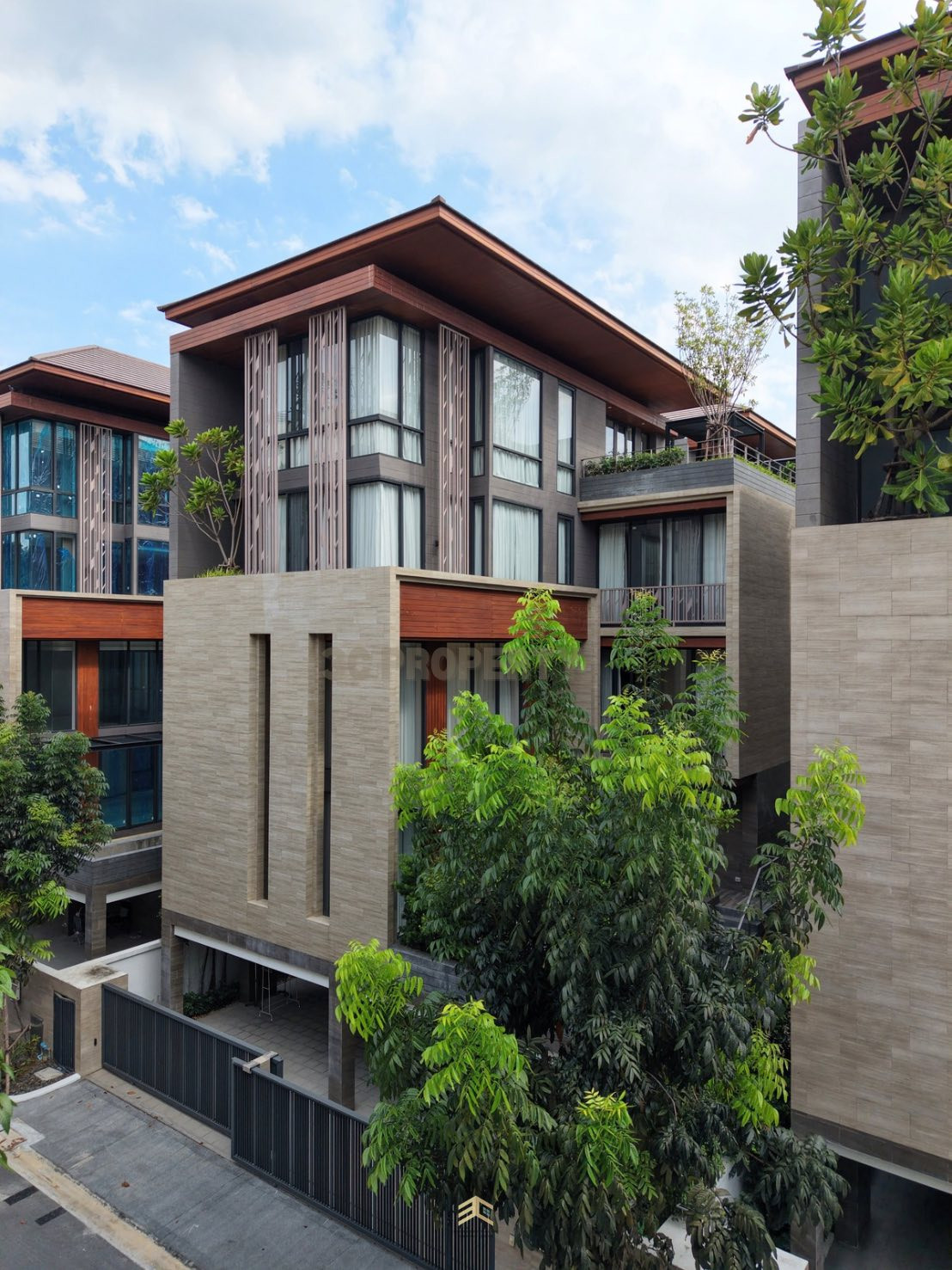 4-storey luxury villa, location in the heart of Sathorn: Anina Villa Sathorn - Yen Akat (with private swimming pool) 4-storey luxury villa, location in the heart of Sathorn: Anina Villa Sathorn - Yen Akat (with private swimming pool)