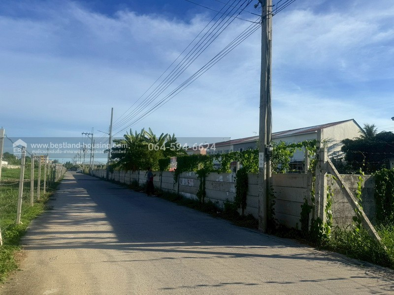 Land for sale, Sai Mai 17, Sai Mai Road, 100 square wah per plot @ 8 plots, next to the alley road, near the Green Line, Khu Khot Station, Lam Luk Ka, 200 meters from the entrance of the alley. Land for sale, Sai Mai 17, Sai Mai Road, 100 square wah per plot @ 8 plots, next to the alley road, near the Green Line, Khu Khot Station, Lam Luk Ka, 200 meters from the entrance of the alley.