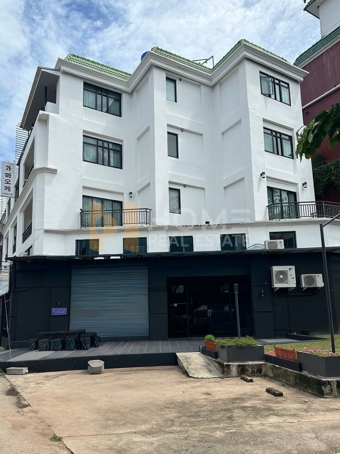 Commercial Building 3 units Srirachanakorn / 14 bedrooms (for sale), Commercial Building Srirachanakorn / 14 Bedrooms (FOR SALE) YEAN195 Commercial Building 3 units Srirachanakorn / 14 bedrooms (for sale), Commercial Building Srirachanakorn / 14 Bedrooms (FOR SALE) YEAN195