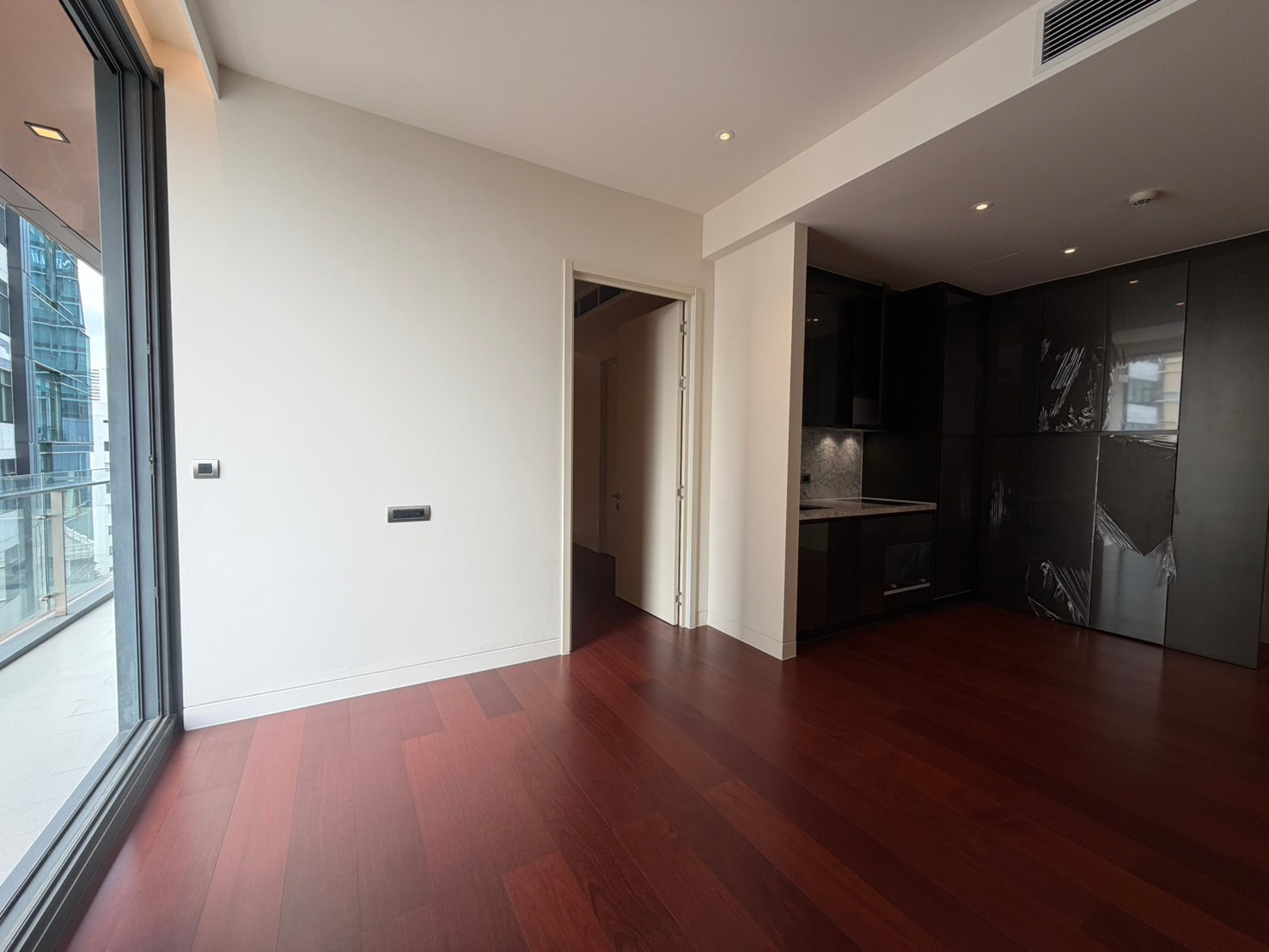 Urgent sale Condo KHUN by YOO inspired by Starck, Ultimate Class condo located in the heart of Thonglor Soi 12. Urgent sale Condo KHUN by YOO inspired by Starck, Ultimate Class condo located in the heart of Thonglor Soi 12.