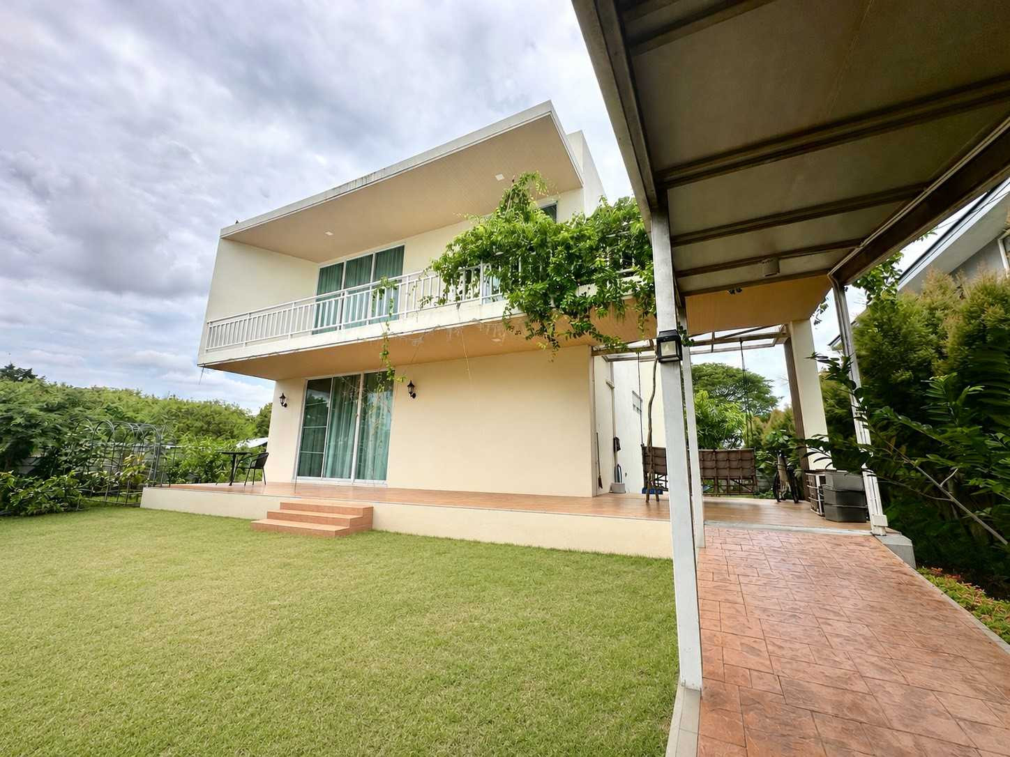 บ้านเดี่ยวสไตล์ Modern Minimal ใกล้สถานีรถไฟฟ้าสายสีเหลือง บ้านเดี่ยวสไตล์ Modern Minimal ใกล้สถานีรถไฟฟ้าสายสีเหลือง